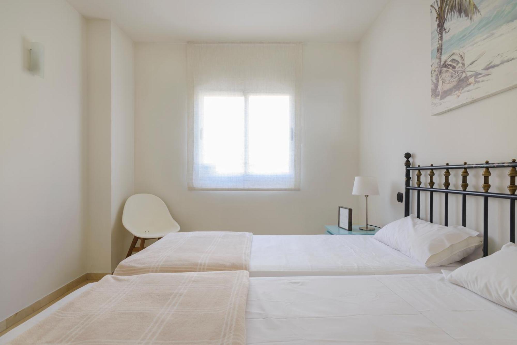 Lujosa Vivienda En Primera Línea De Playa * Fuengirola