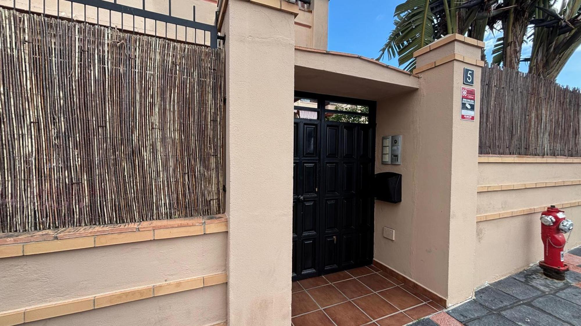 Nuevo Con Parking Y Piscina Gratis
