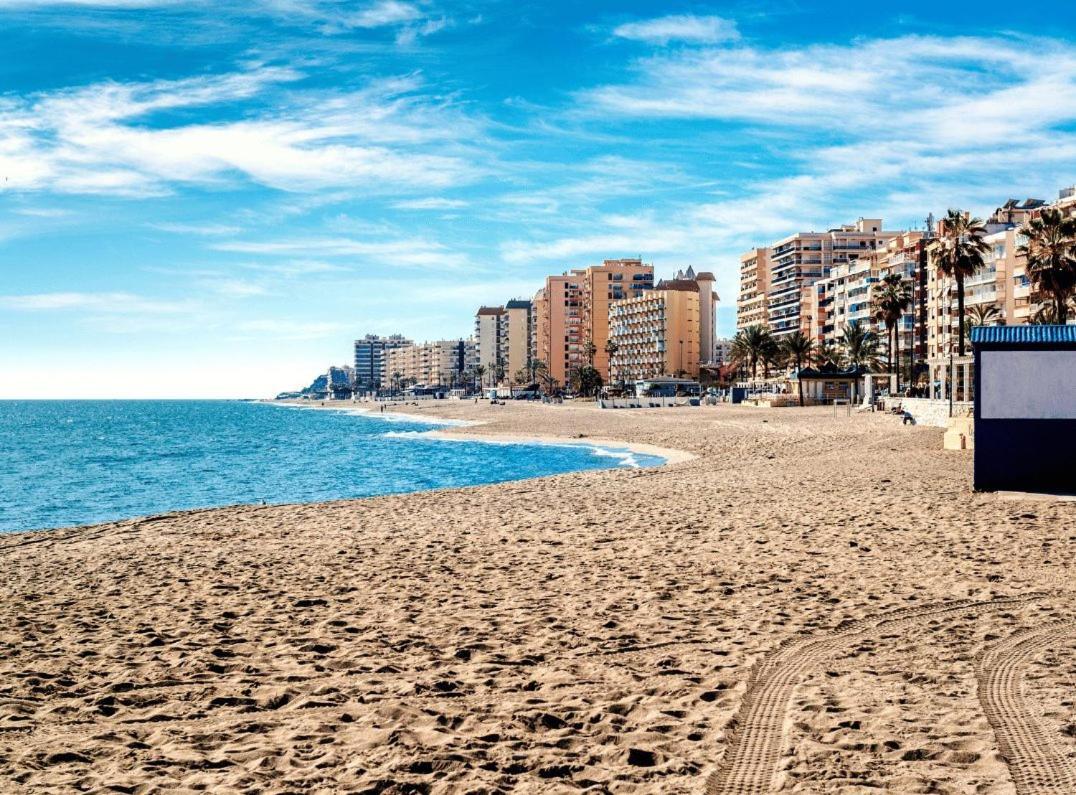 Jade Luxury In A Brand New Exclusive Complex With Mountain And Seaview, 100 Metres From Beach, Free Private Parking * Fuengirola