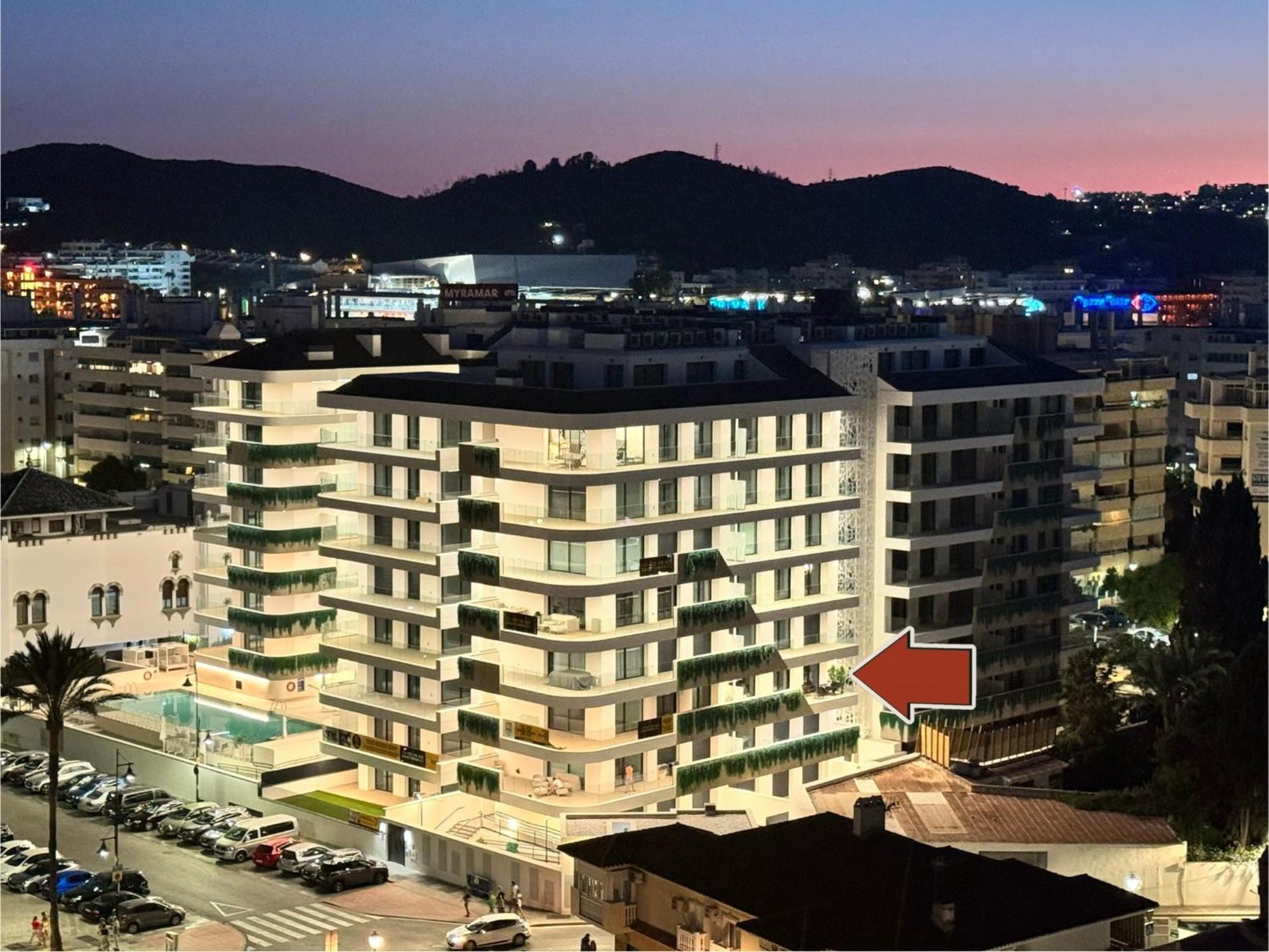 Jade Luxury In A Brand New Exclusive Complex With Mountain And Seaview, 100 Metres From Beach, Free Private Parking Fuengirola
