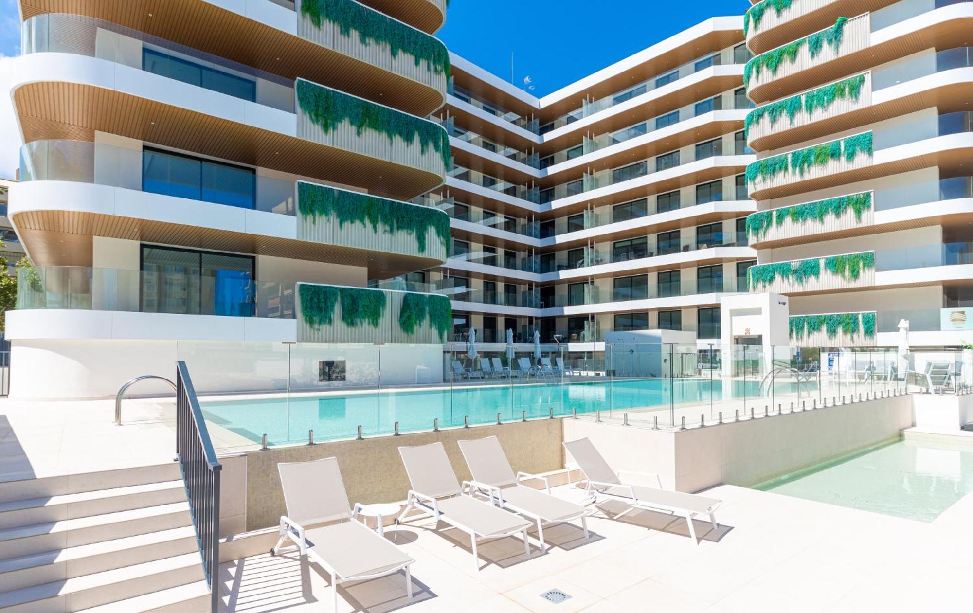 Apartment Jade Luxury In A Brand New Exclusive Complex With Mountain And Seaview, 100 Metres From Beach, Free Private Parking