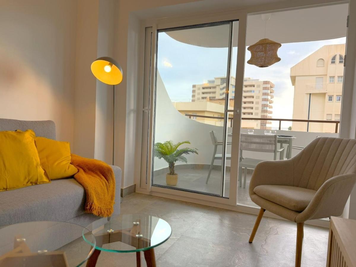 Modern & Sunny Apartment *