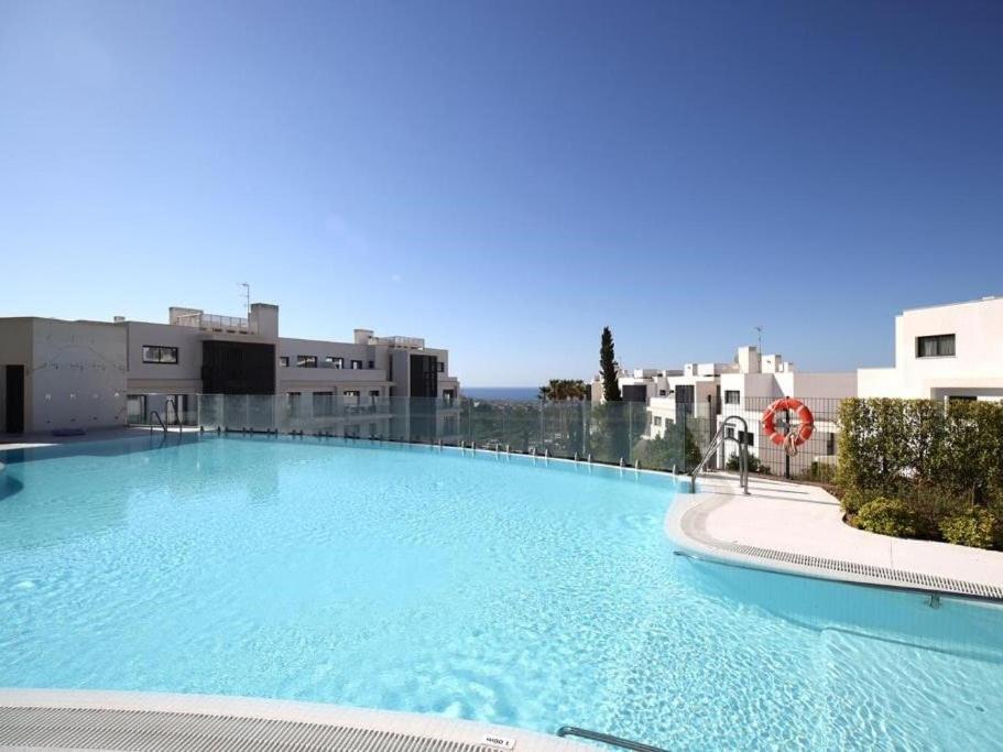 Luxury, Ocean View, Pool, Gym & Club Apartment Fuengirola