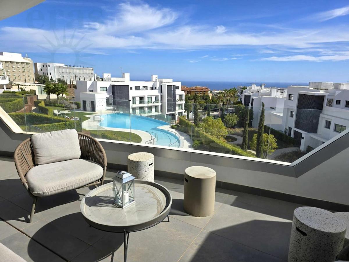 Luxury, Ocean View, Pool, Gym & Club Apartment