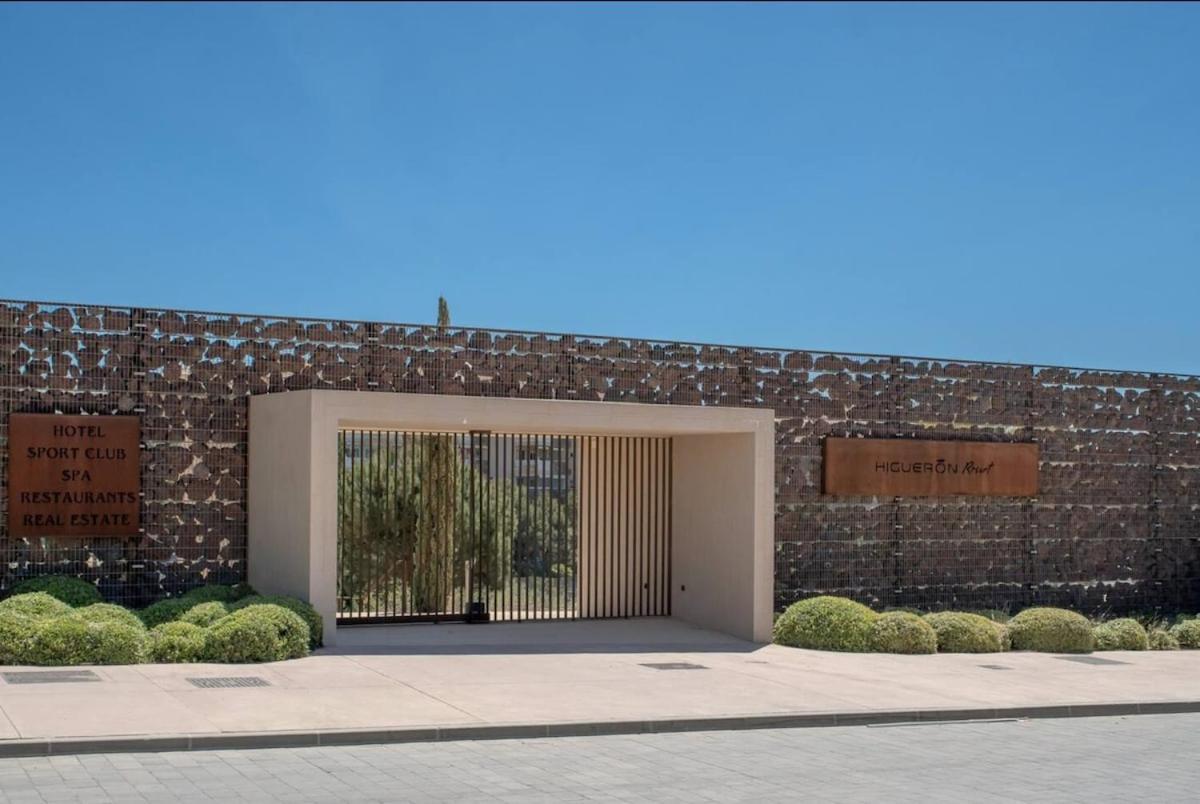 Luxury, Ocean View, Pool, Gym & Club * Fuengirola