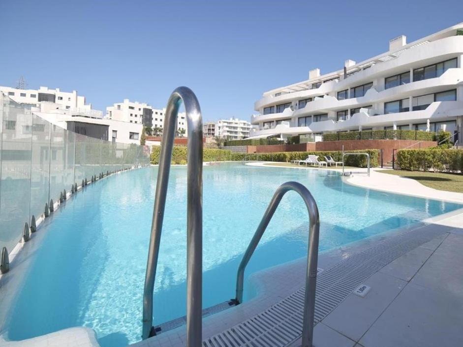 Apartment Luxury, Ocean View, Pool, Gym & Club *