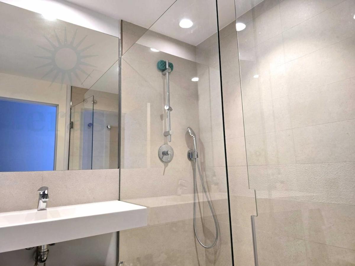 Apartment Luxury, Ocean View, Pool, Gym & Club Fuengirola