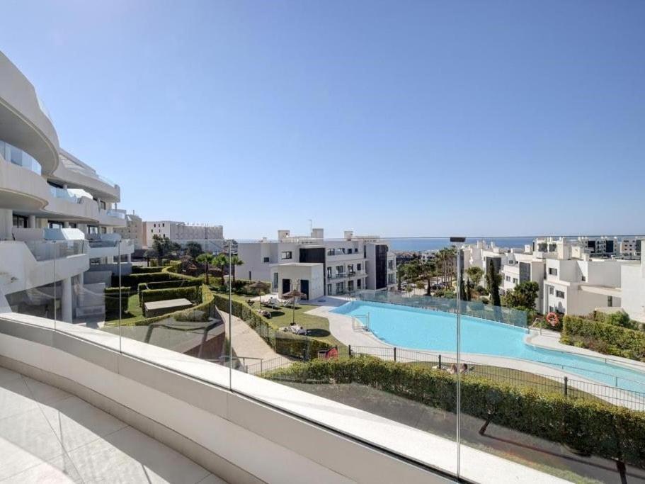 Luxury, Ocean View, Pool, Gym & Club *