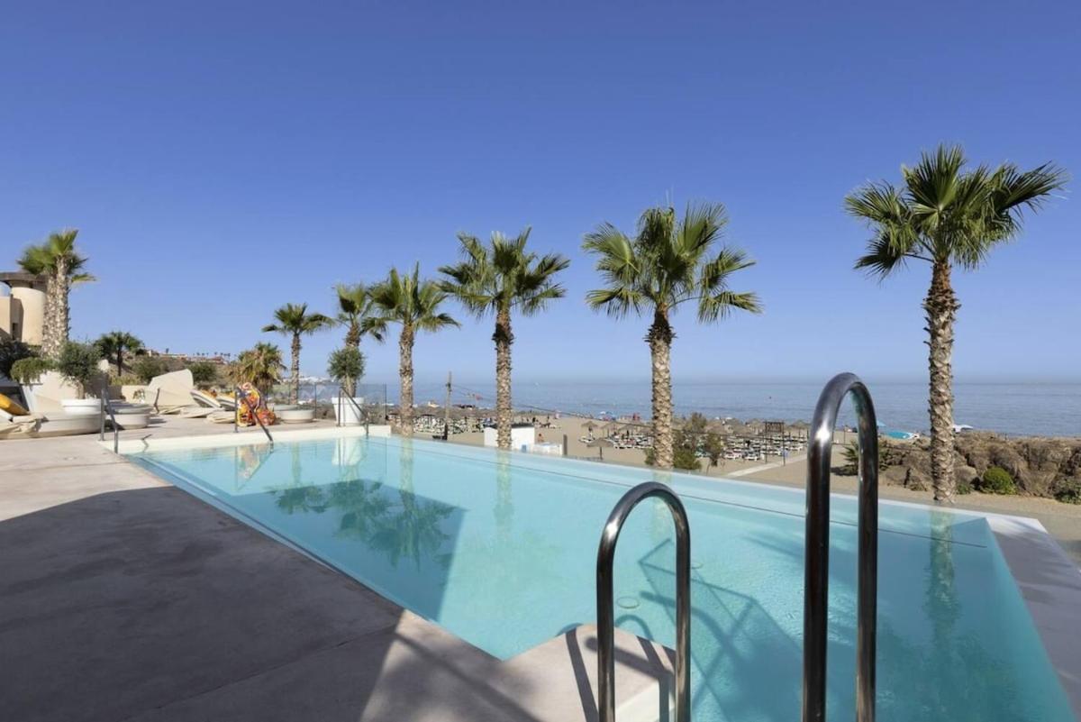 Luxury, Ocean View, Pool, Gym & Club Fuengirola