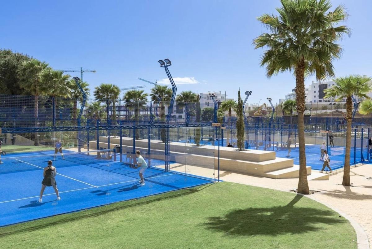 Luxury, Ocean View, Pool, Gym & Club *