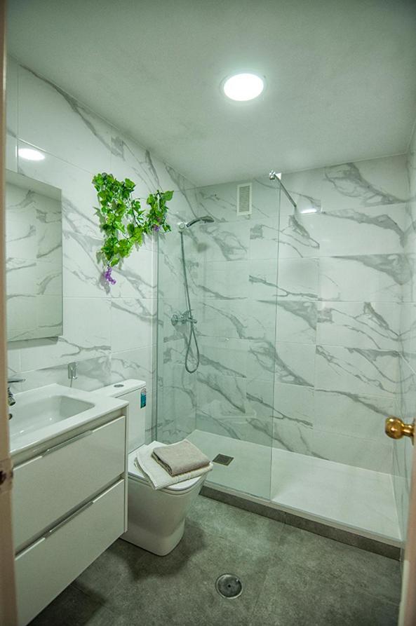 Luminoso Y Fresco En 2ª Línea De Playa Apartamento Fuengirola