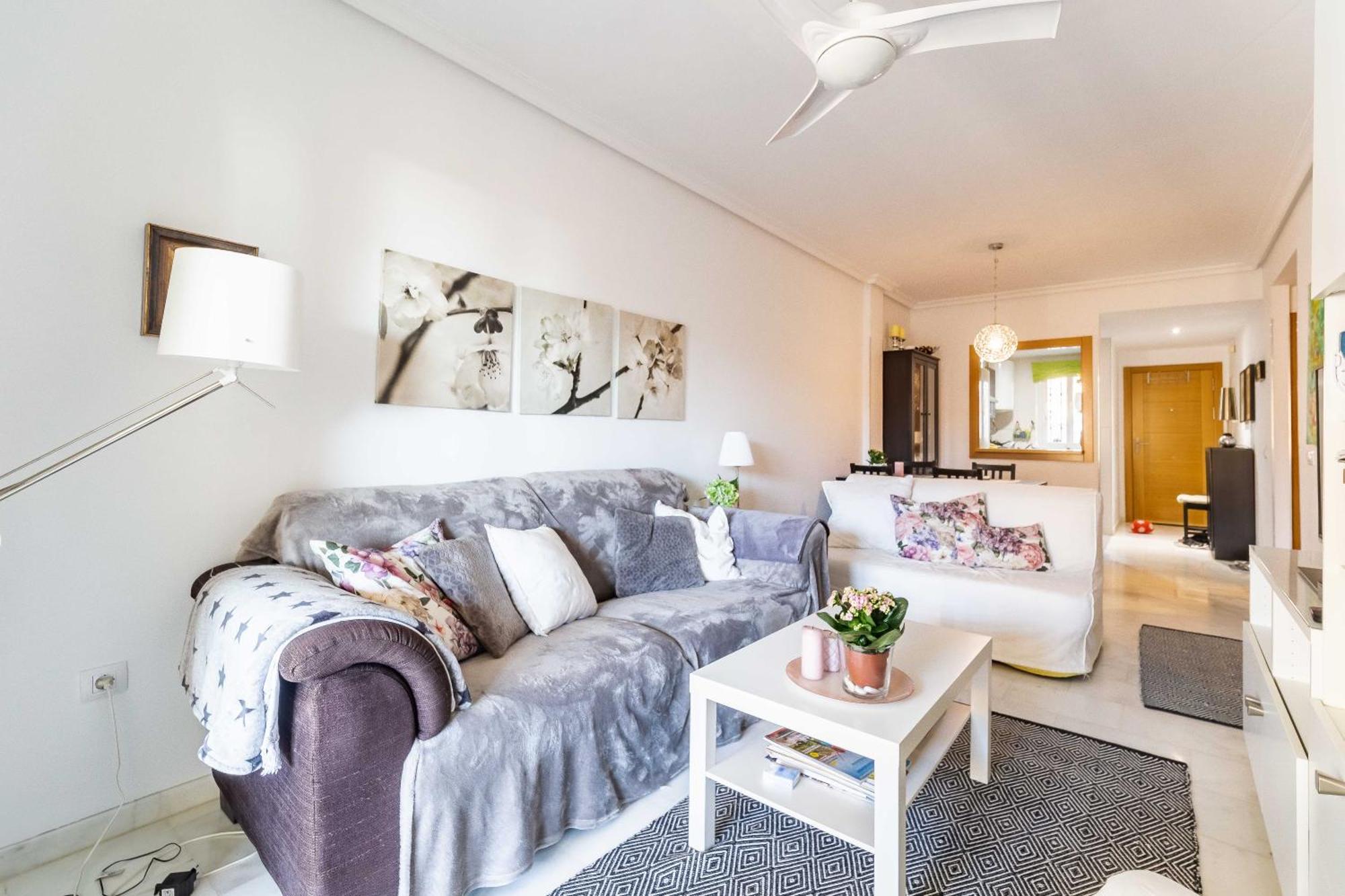 Apartment Con Amplia Terraza En *