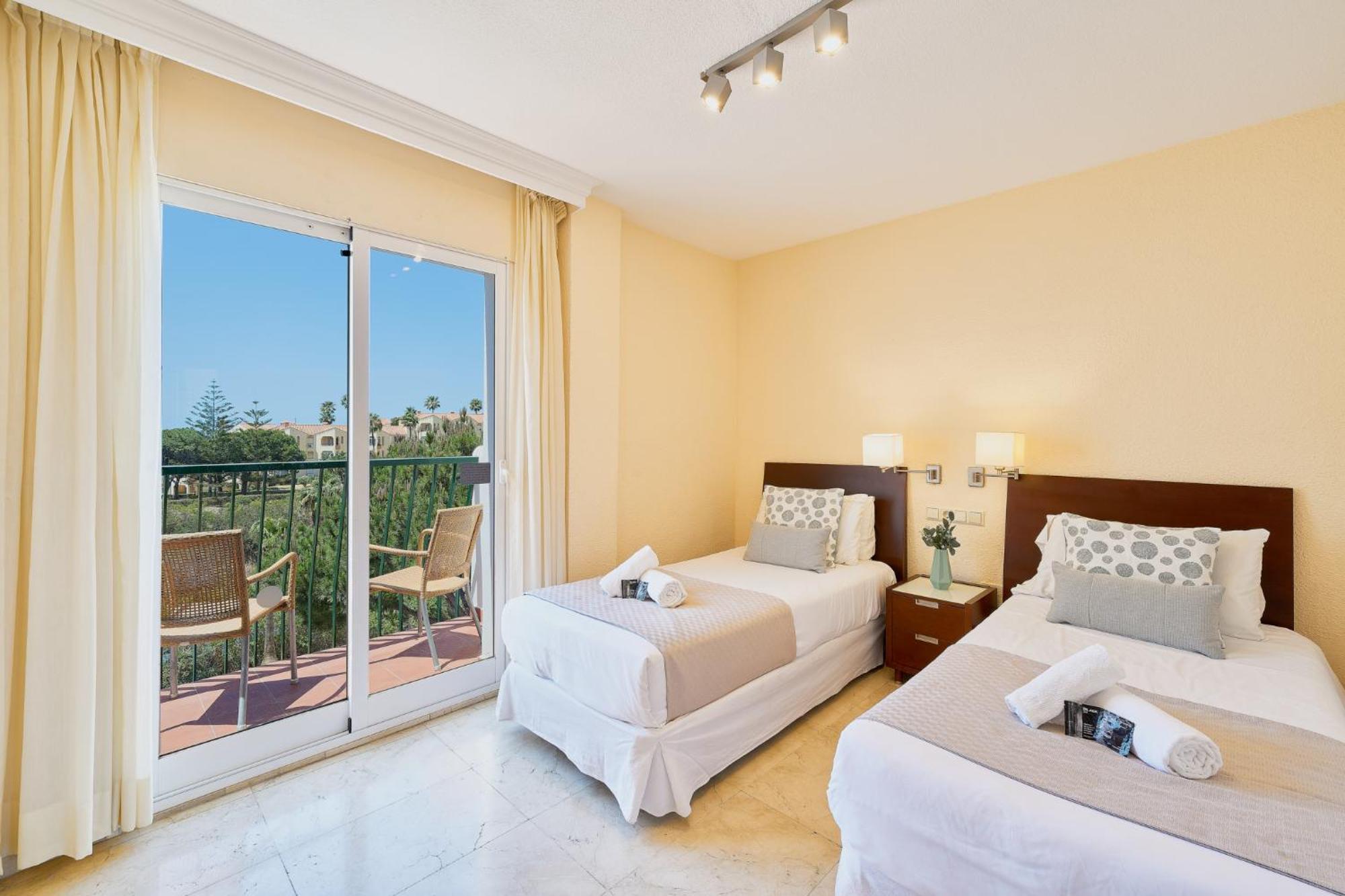Marina I Relax With Ocean Views, Pools, 250m To The Sea *