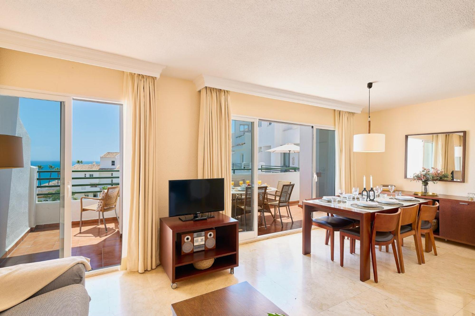 Marina I Relax With Ocean Views, Pools, 250m To The Sea Fuengirola