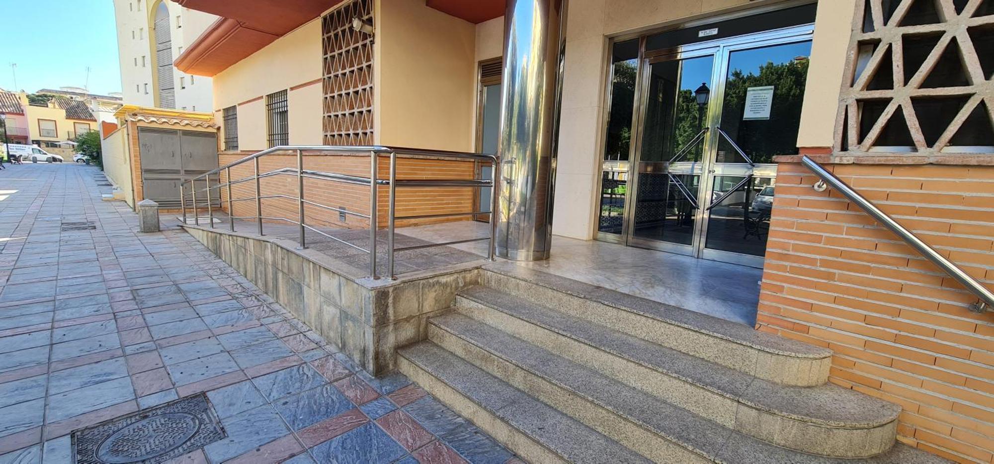 Pool & Parking Boliches Appartement