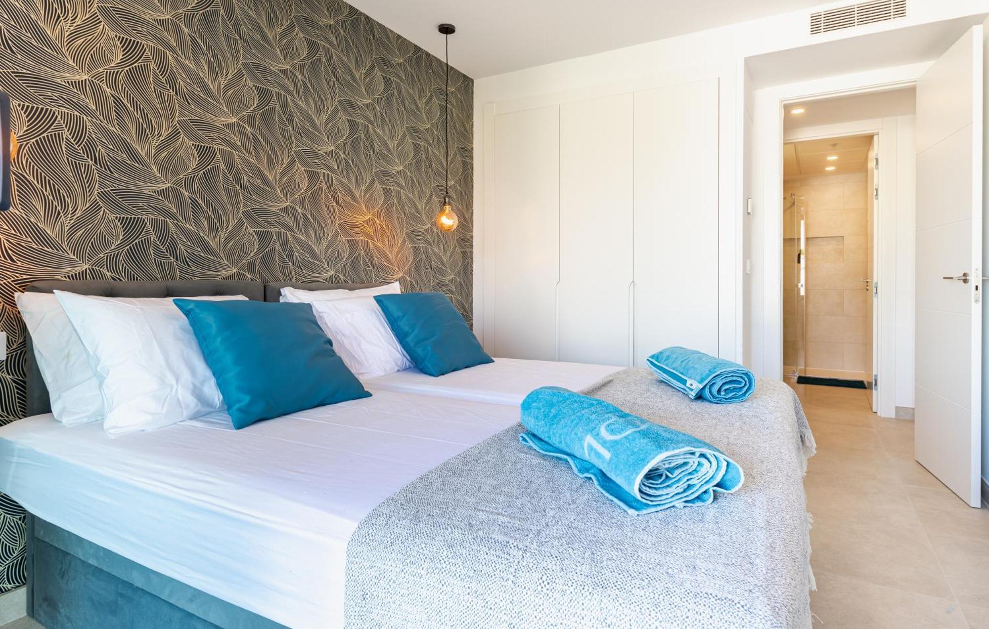 Jade Luxury In A Brand New Exclusive Complex With Mountain And Seaview, 100 Metres From Beach, Free Private Parking *