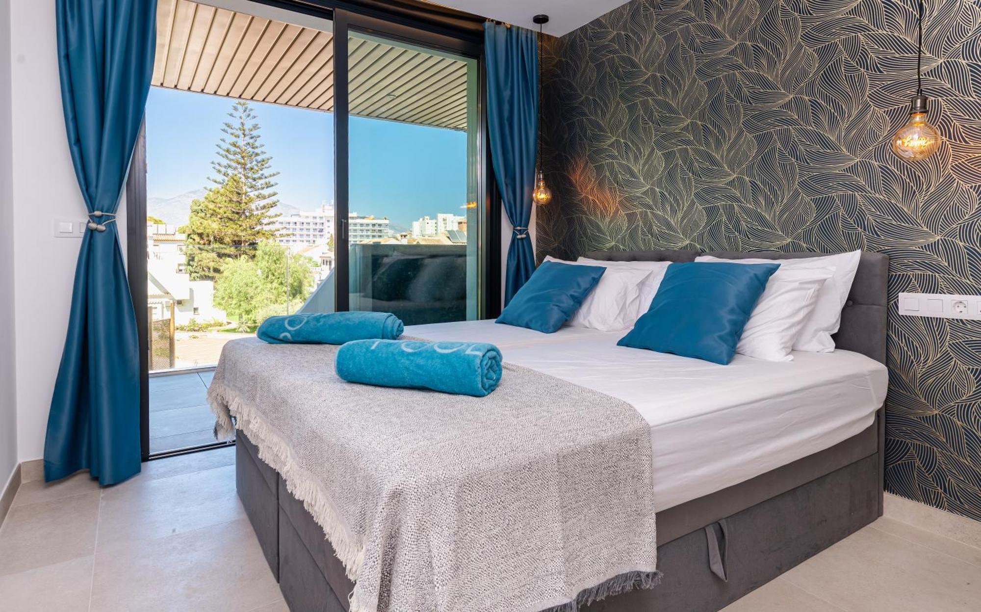 Jade Luxury In A Brand New Exclusive Complex With Mountain And Seaview, 100 Metres From Beach, Free Private Parking * Fuengirola