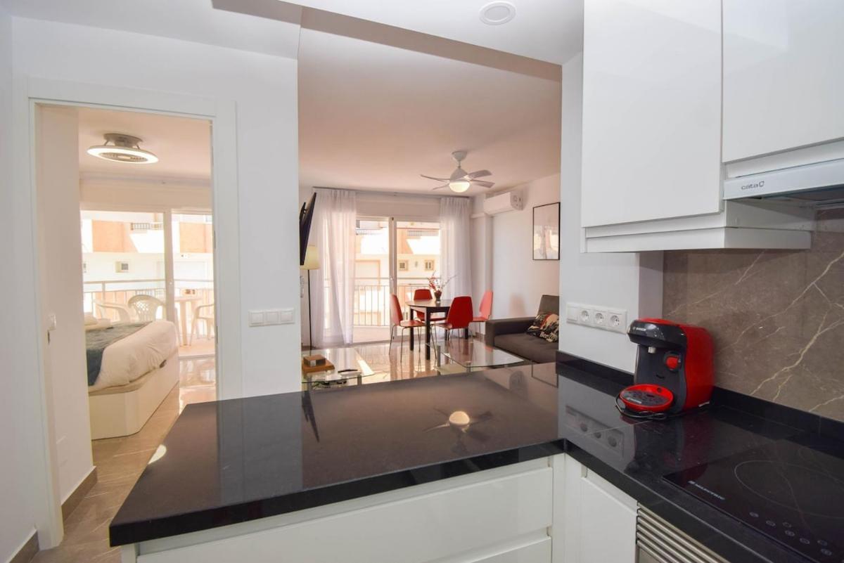 Ref 302 Front In Popular Riverina *