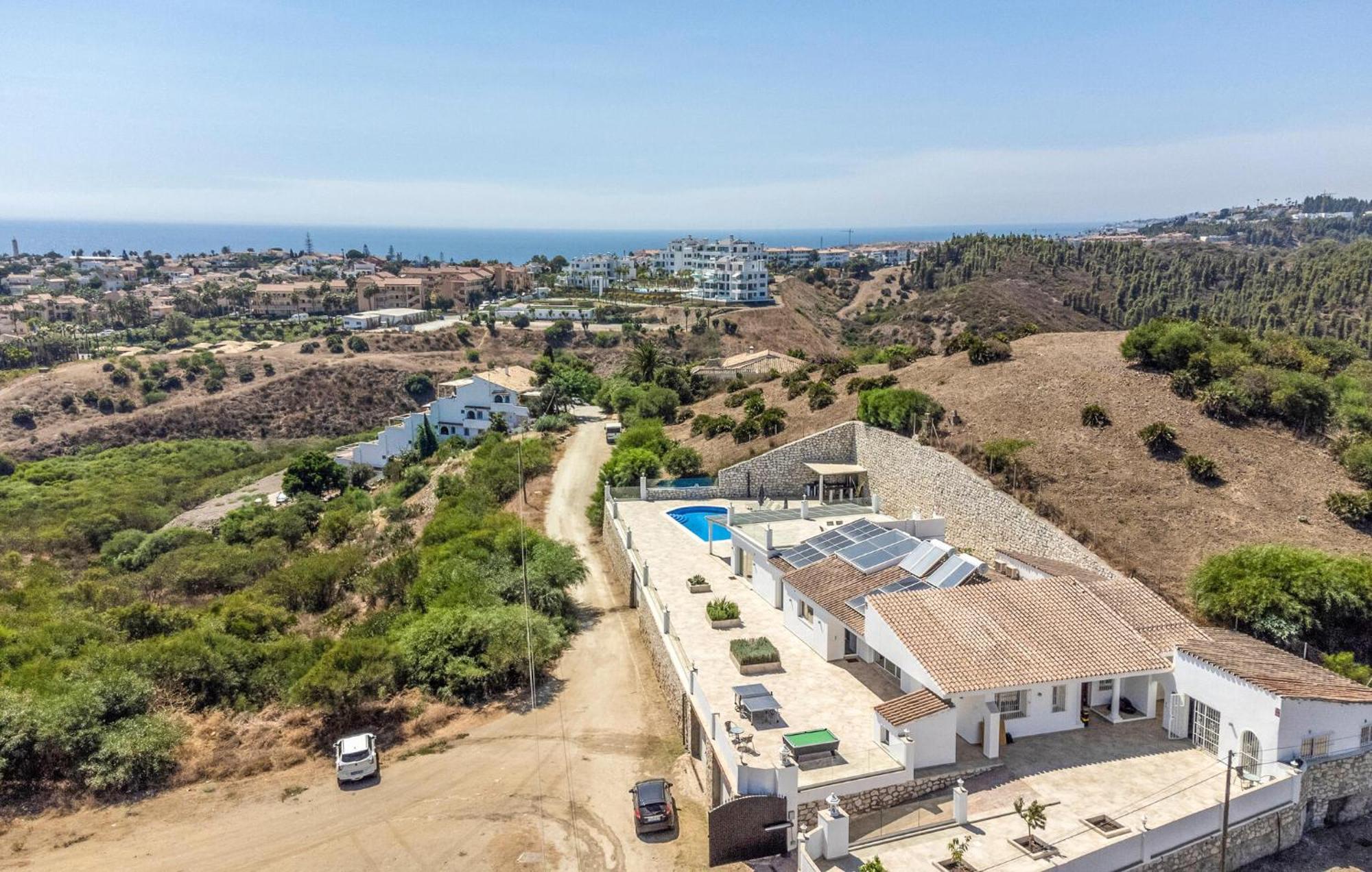 Holiday home 7 Bedroom Beautiful In Lagunas De Mijas