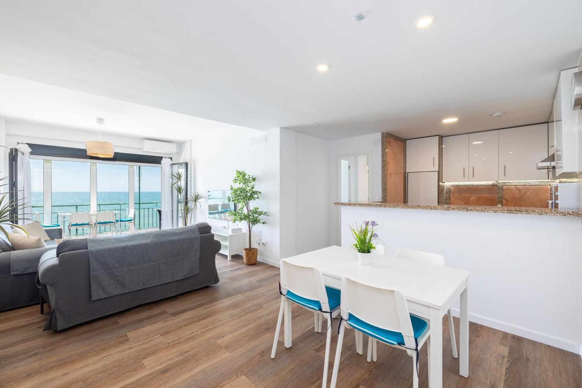Apartment Ensuite Mediterranean Sea Front Ii Fuengirola