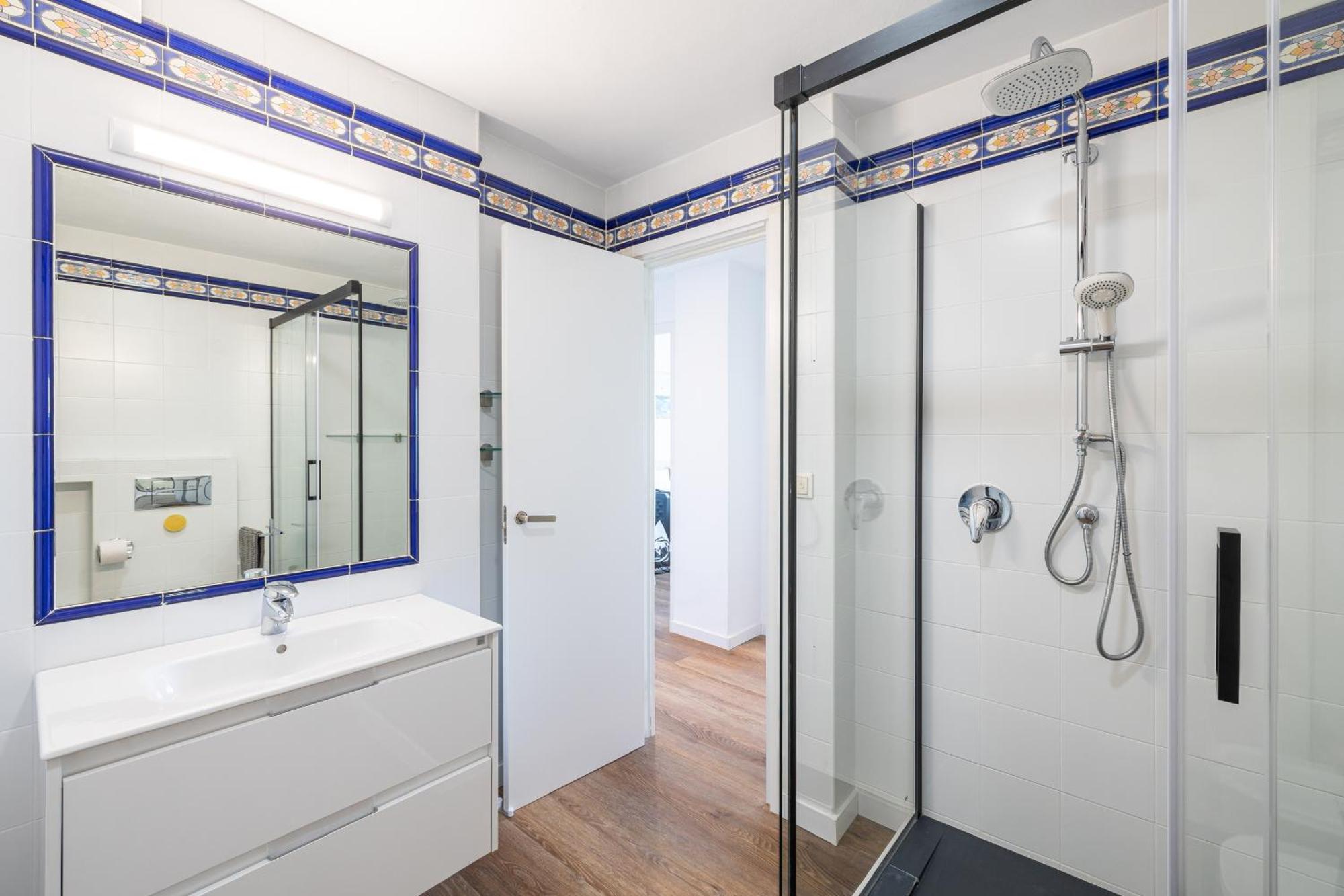 Ensuite Mediterranean Sea Front Ii