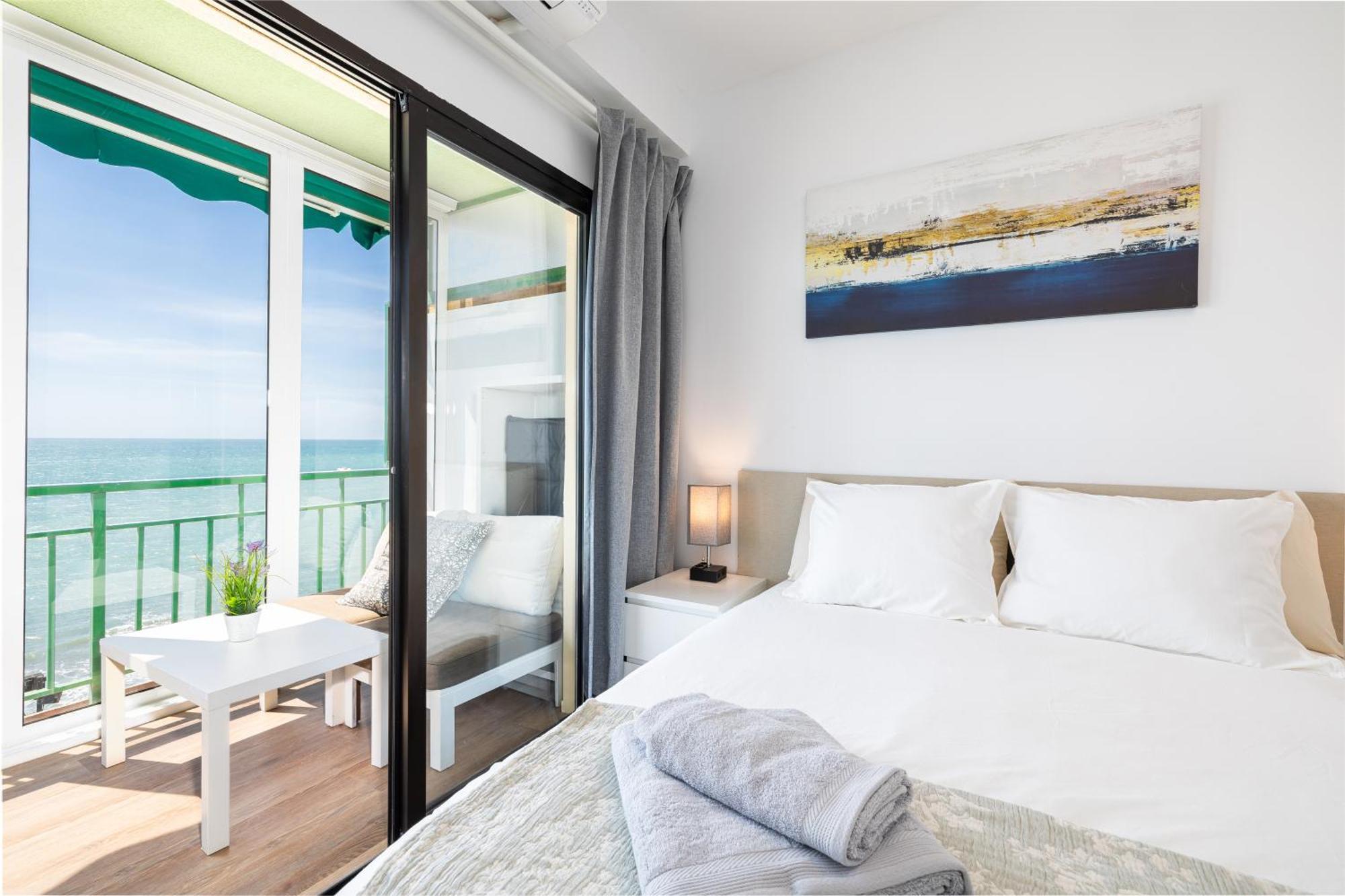 Apartment Ensuite Mediterranean Sea Front Ii