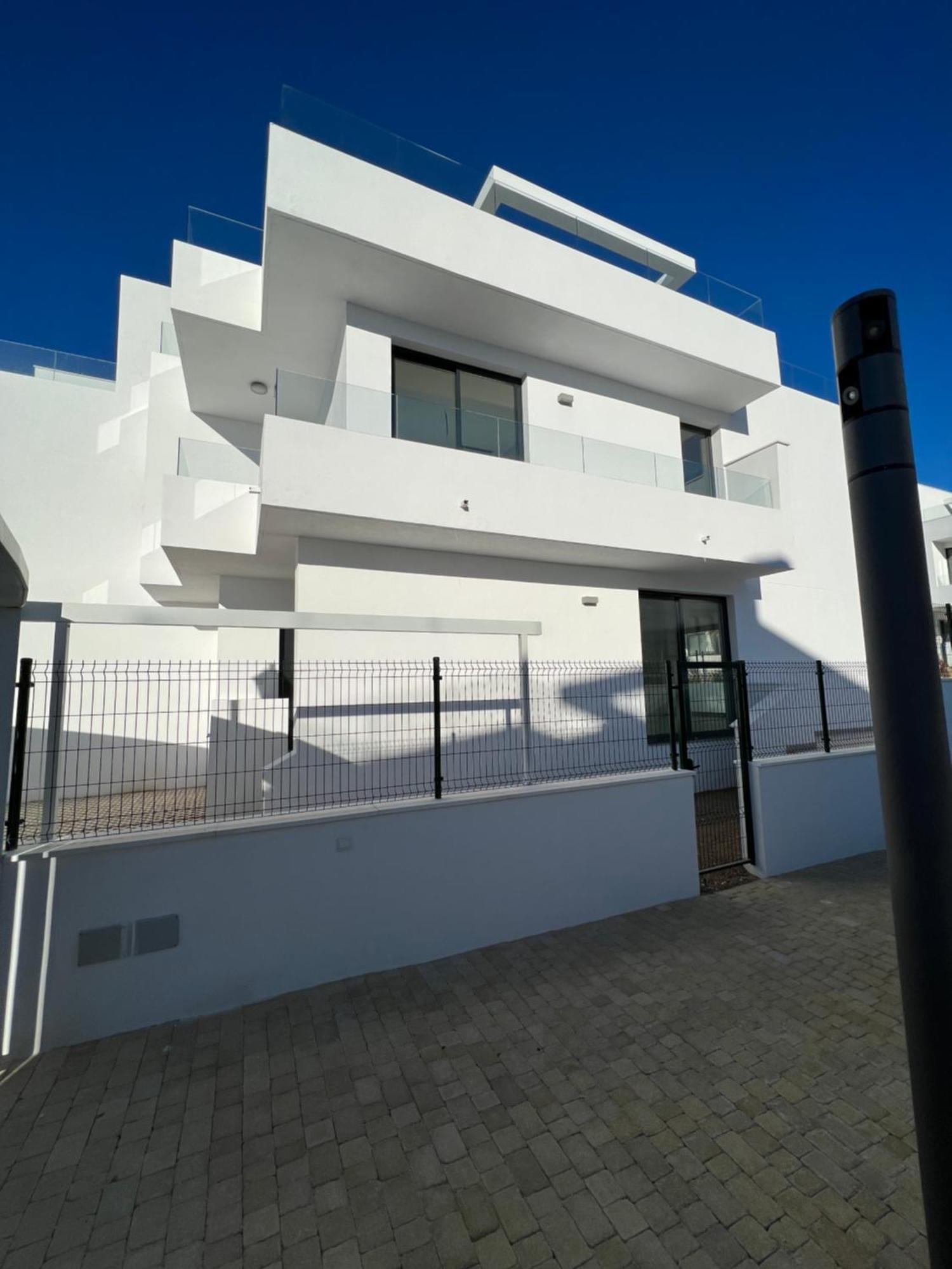 House Close To With Shared Pool Holiday home *