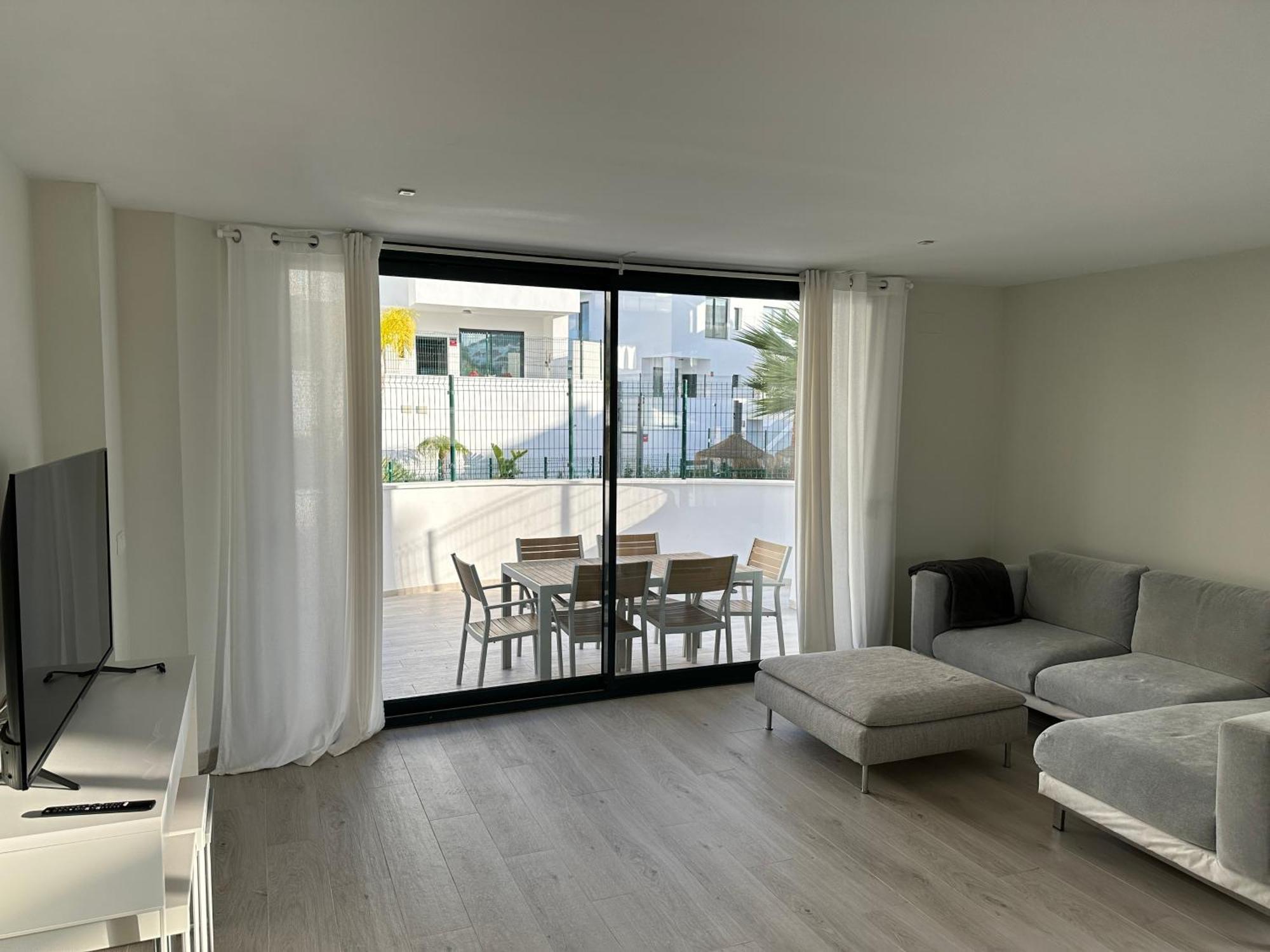 House Close To With Shared Pool Holiday home *