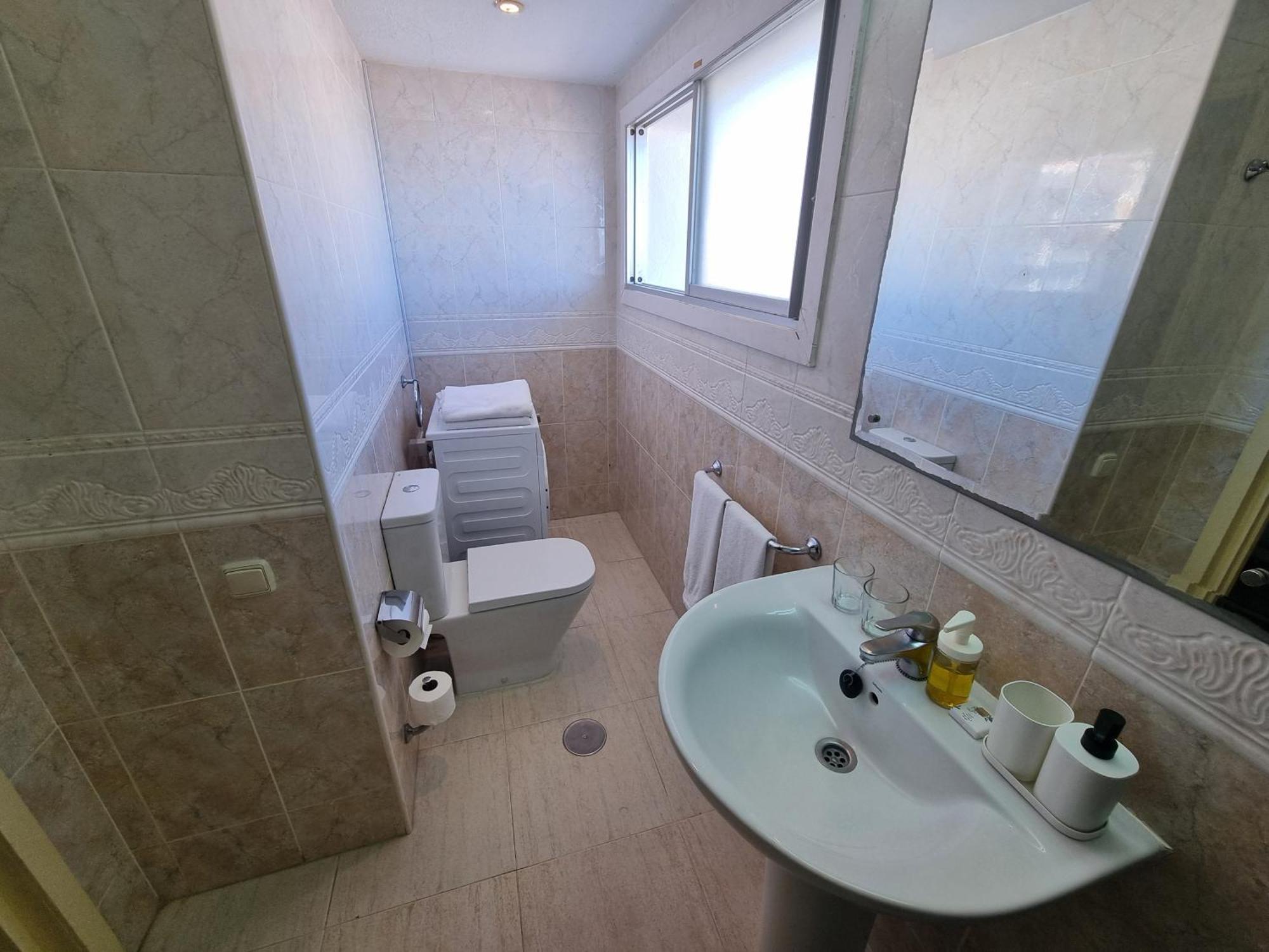 Apartment Pyr Beachfront And Pool 2bd Fuengirola