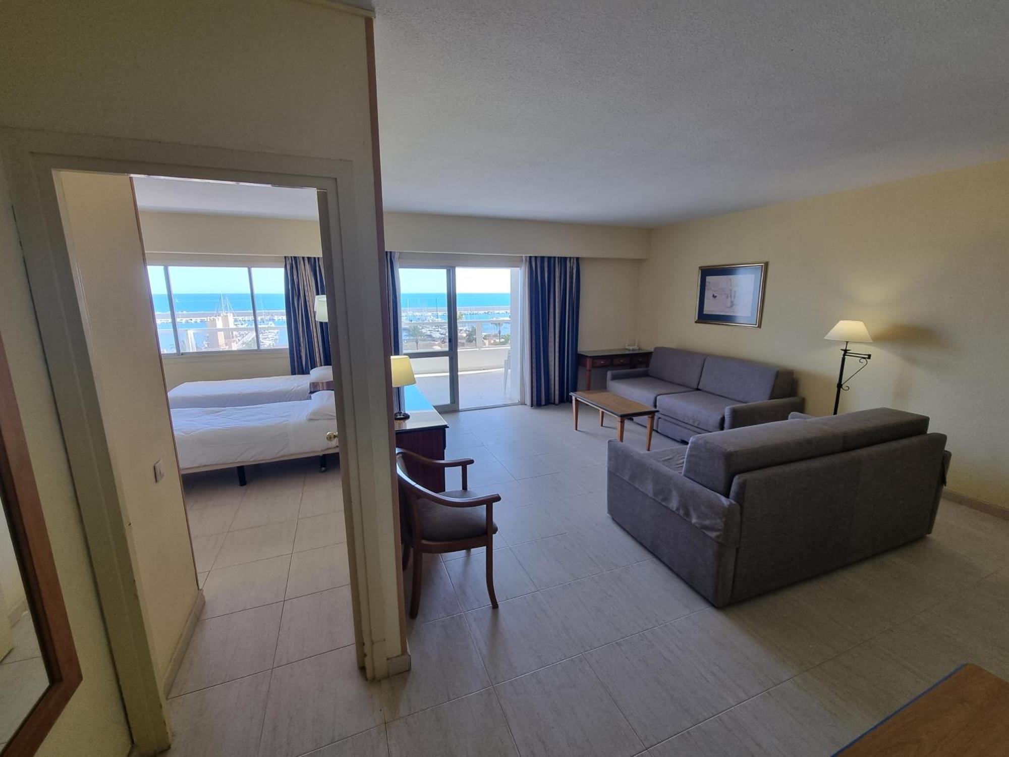 Pyr Beachfront And Pool 2bd Apartment Fuengirola