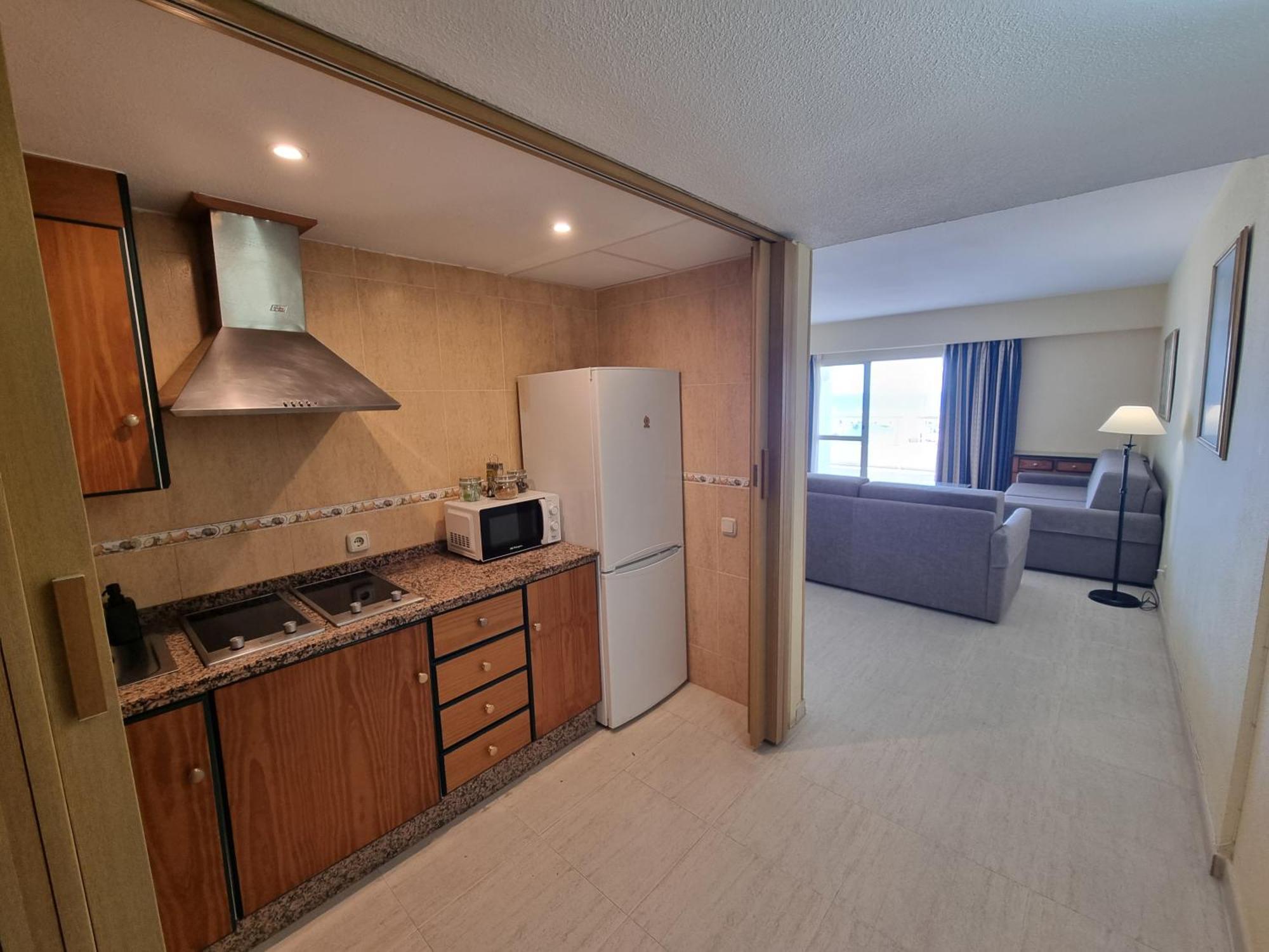 Pyr Beachfront And Pool 2bd Apartment *