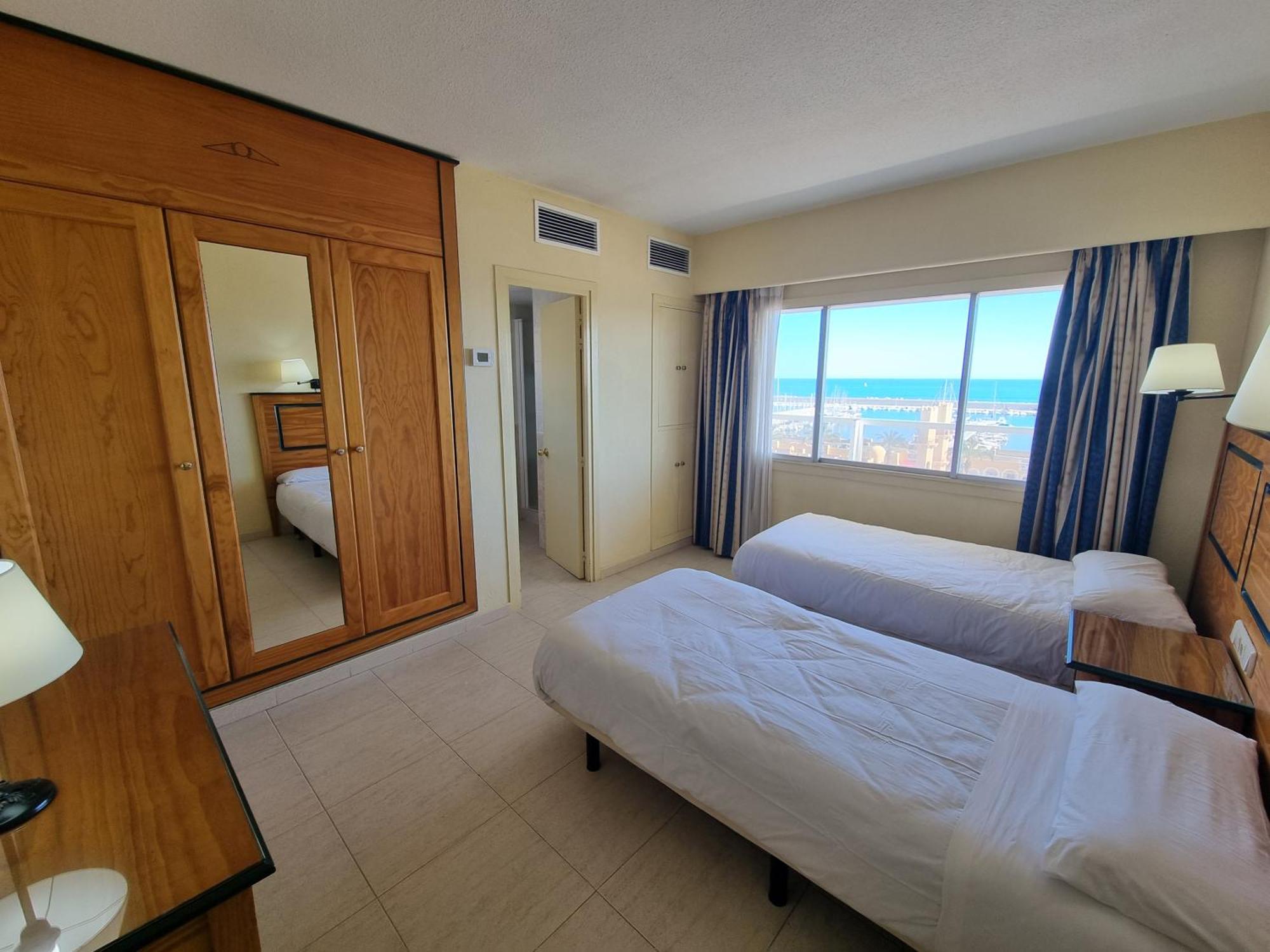Pyr Beachfront And Pool 2bd * Fuengirola