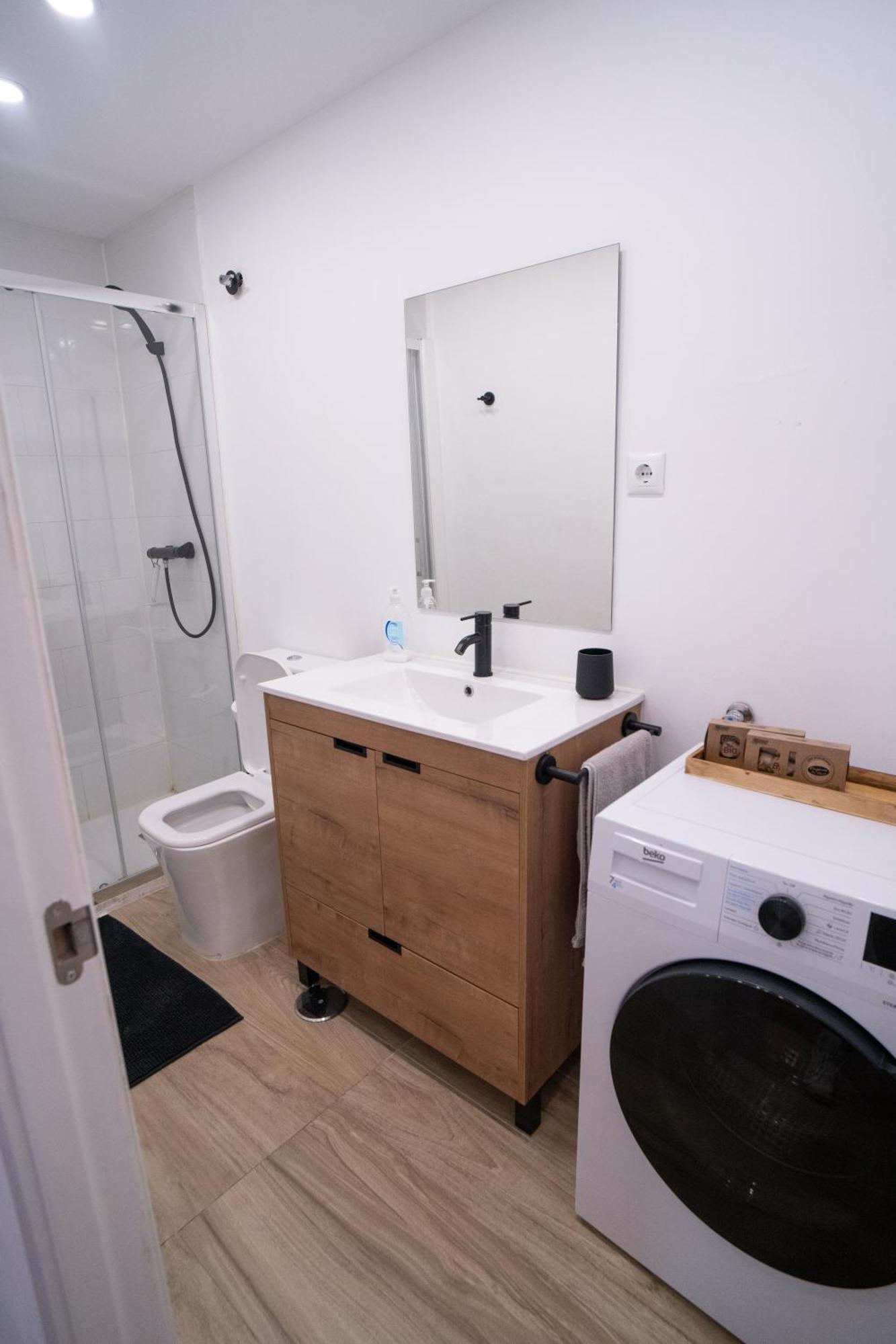 La Plaza Apartment *