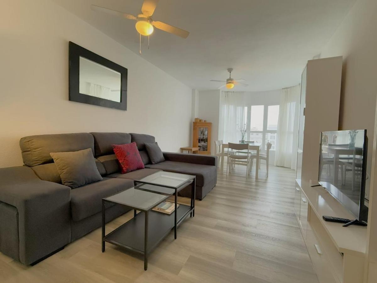 Stylish & Sunny With Pool Apartment *