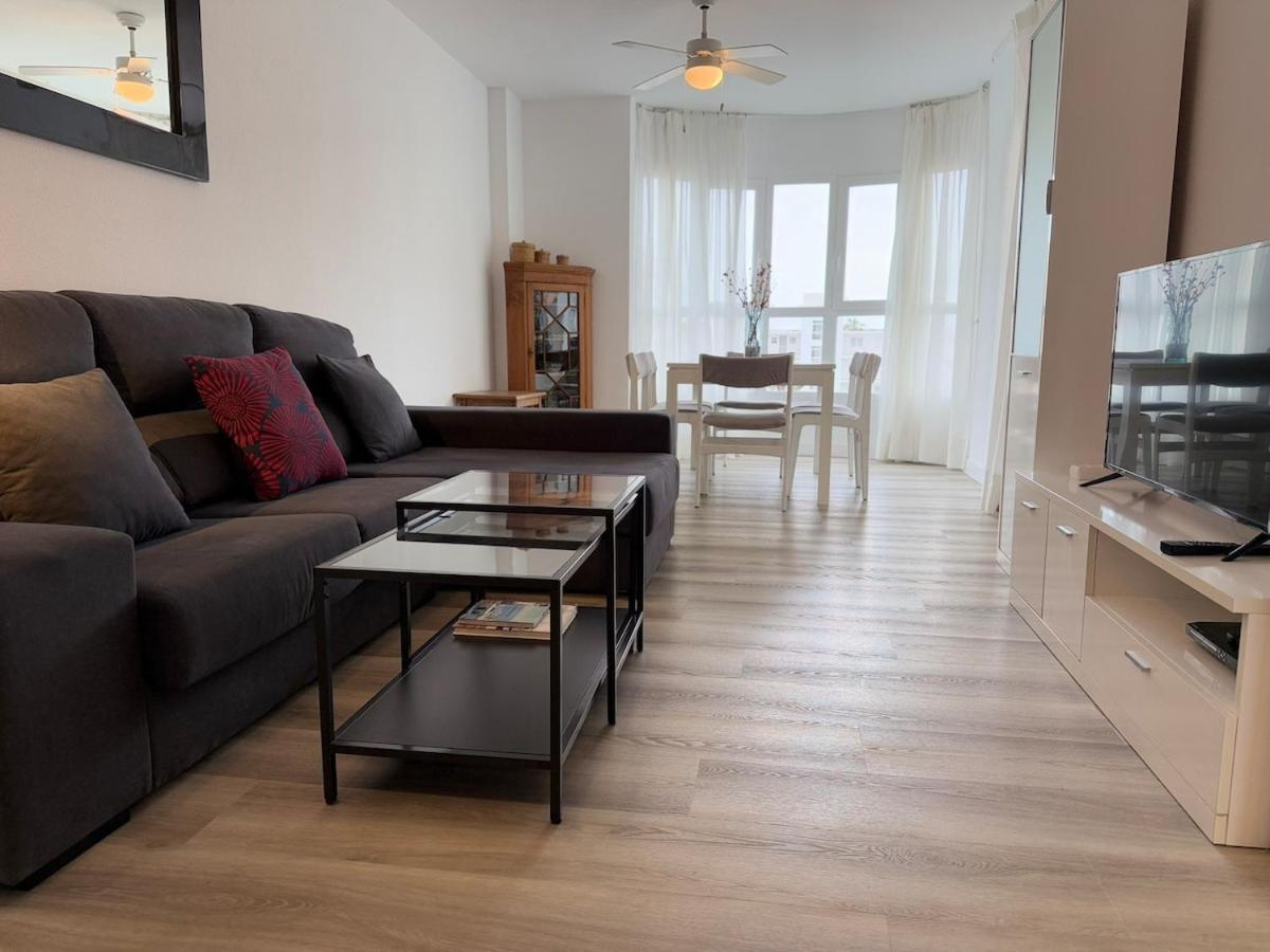 Apartment Stylish & Sunny With Pool Fuengirola