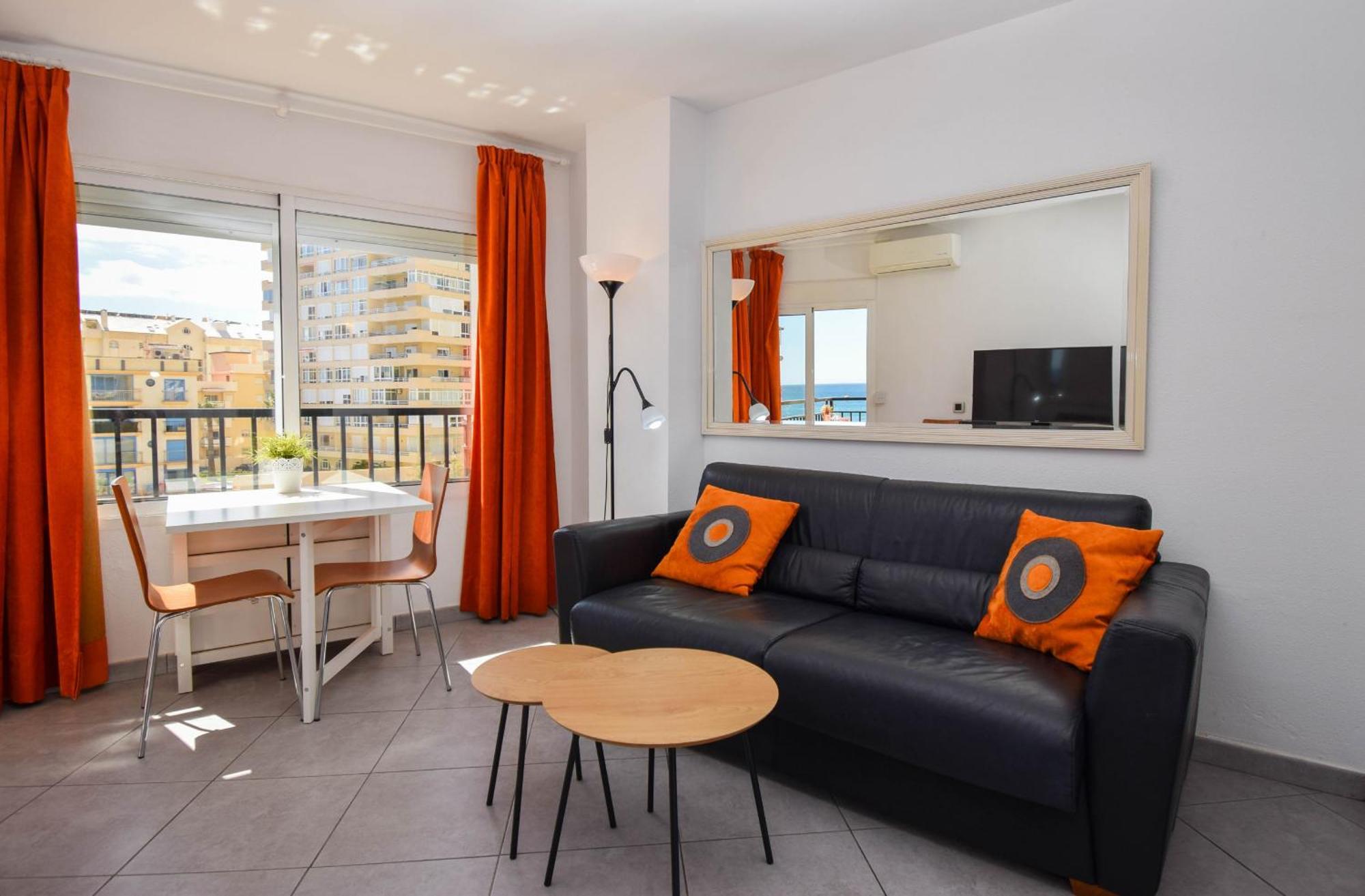 Ref 228 De 1 Con Vistas Al Mar En Primera Linea De Playa En Boliches Apartment *