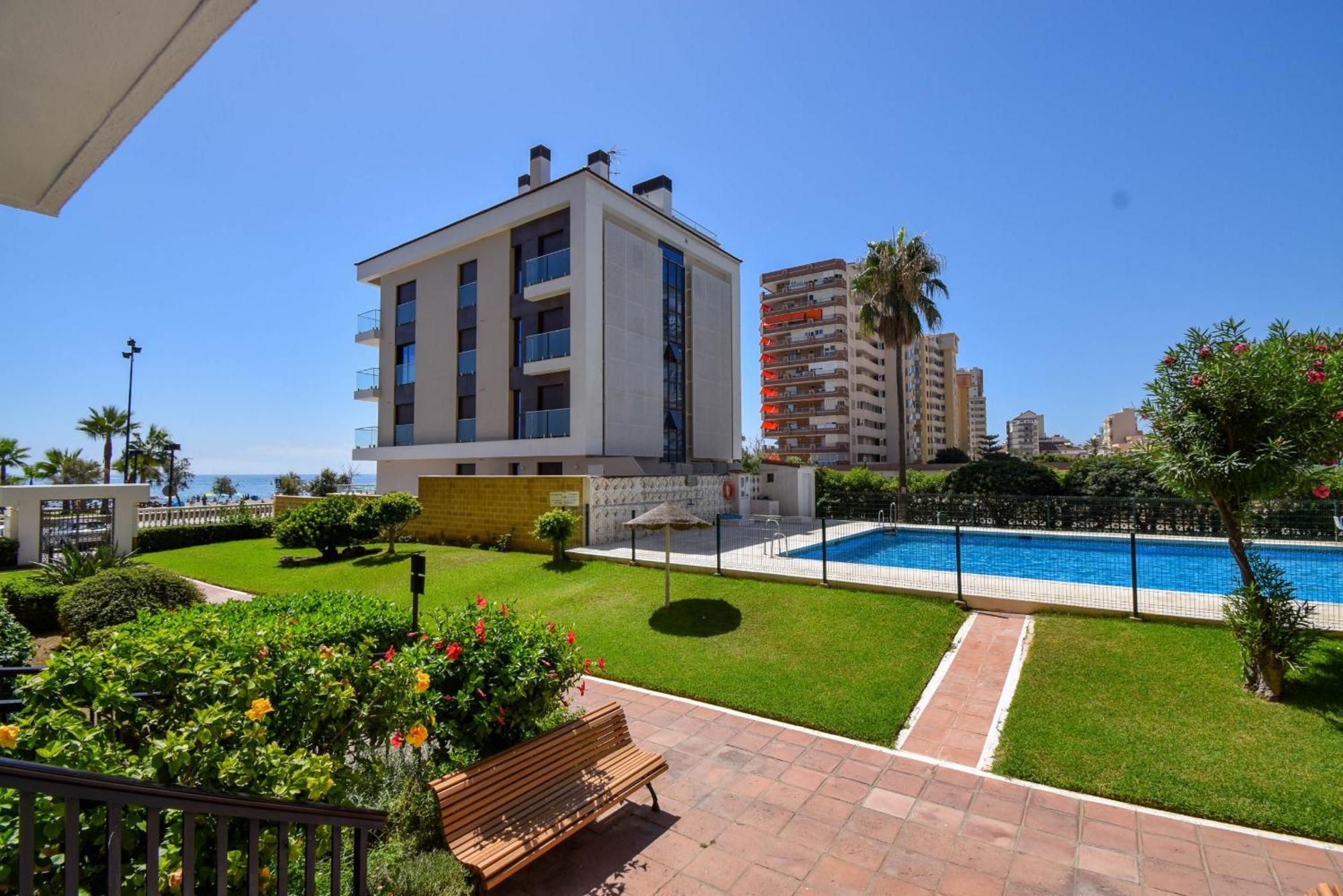 Ref 228 De 1 Con Vistas Al Mar En Primera Linea De Playa En Boliches