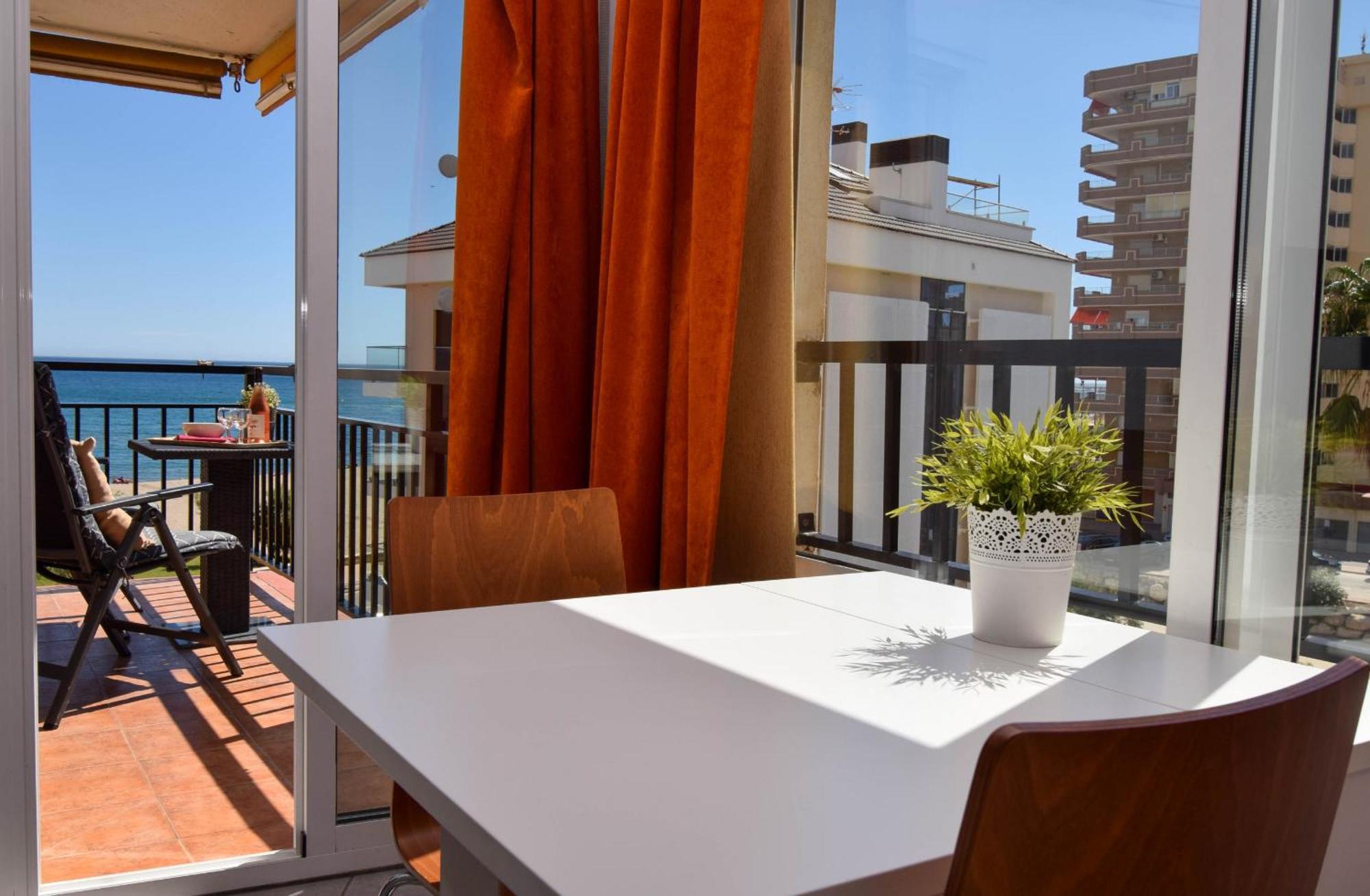 Ref 228 De 1 Con Vistas Al Mar En Primera Linea De Playa En Boliches Apartment