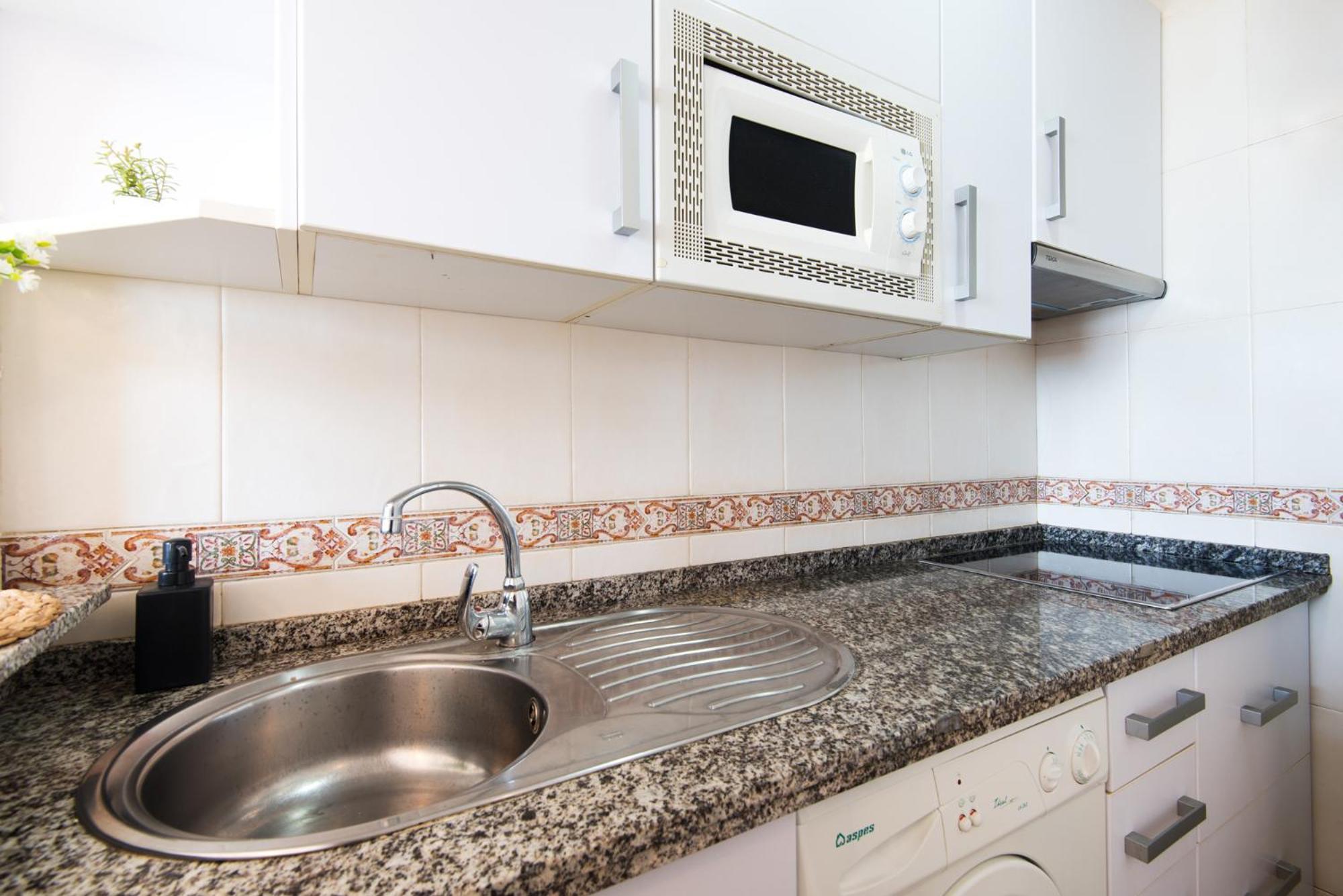 Madeinterranean Beach- Higueron Front Line Apartment Fuengirola