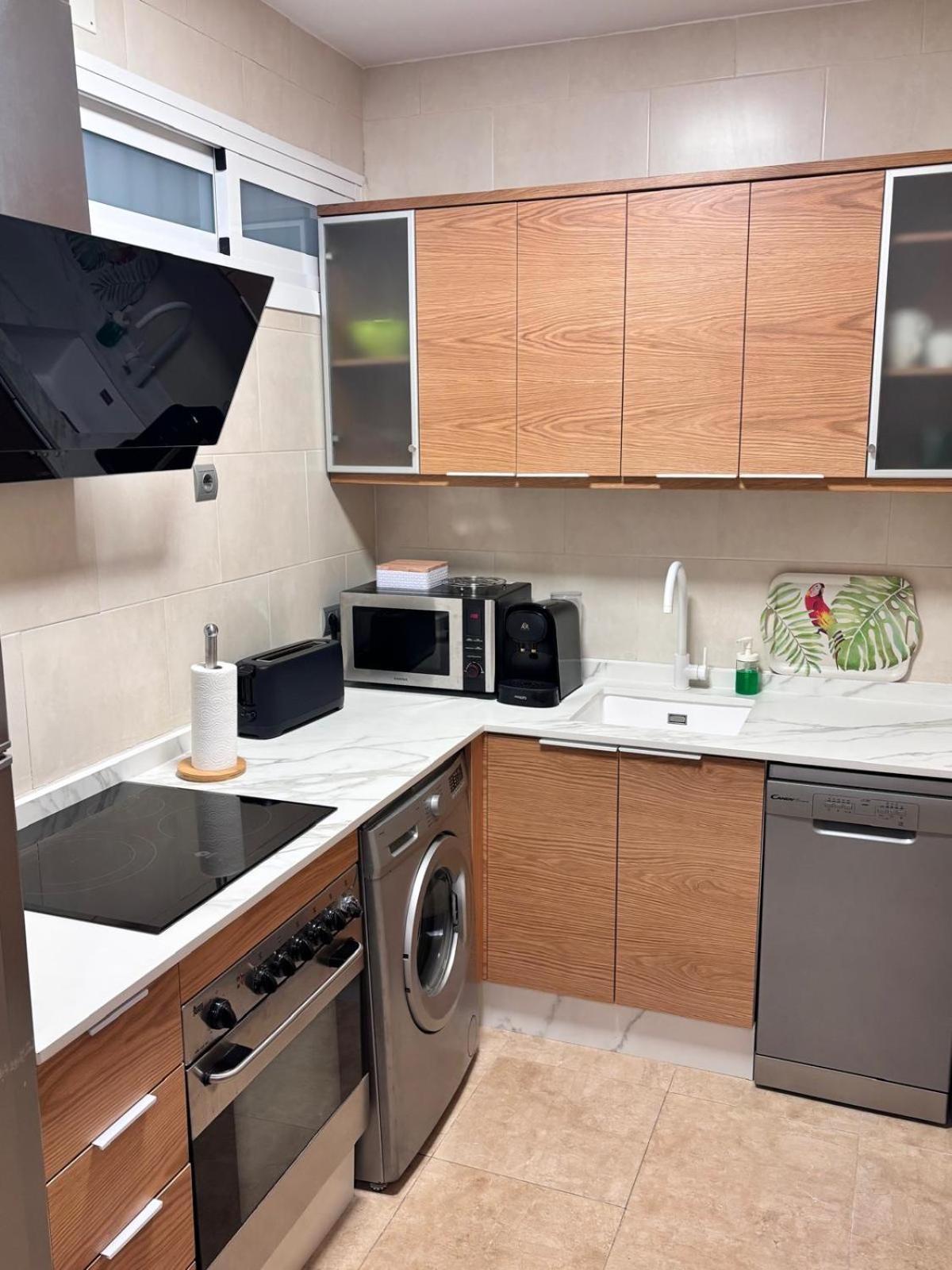 Primera Linea De Playa Paseo Maritimo Perla 5 Apartment *