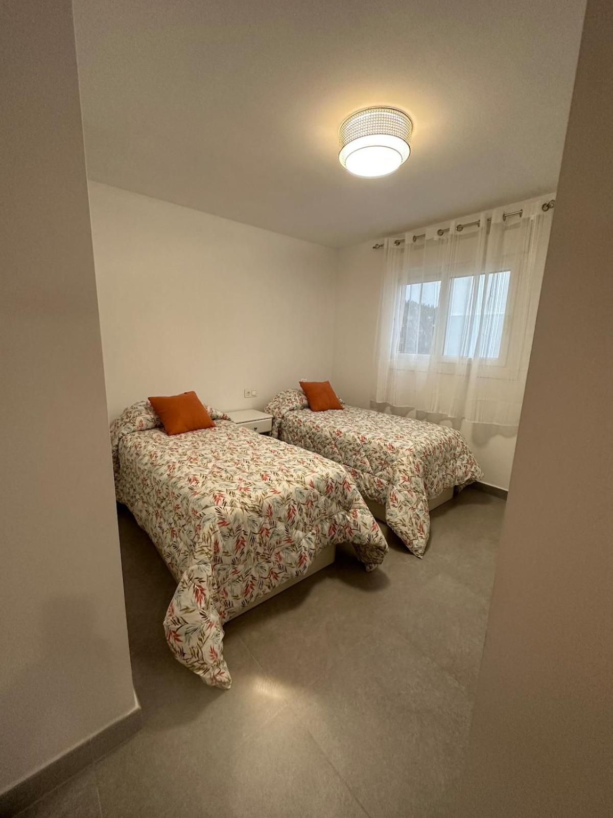 Apartment Cozy 2 Min From The *