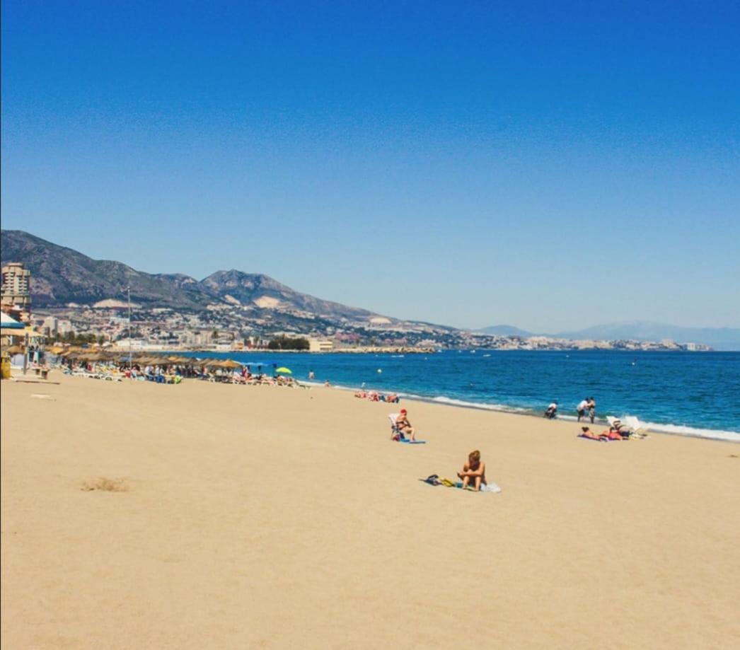 Perla 2 Seafront Apartment Fuengirola