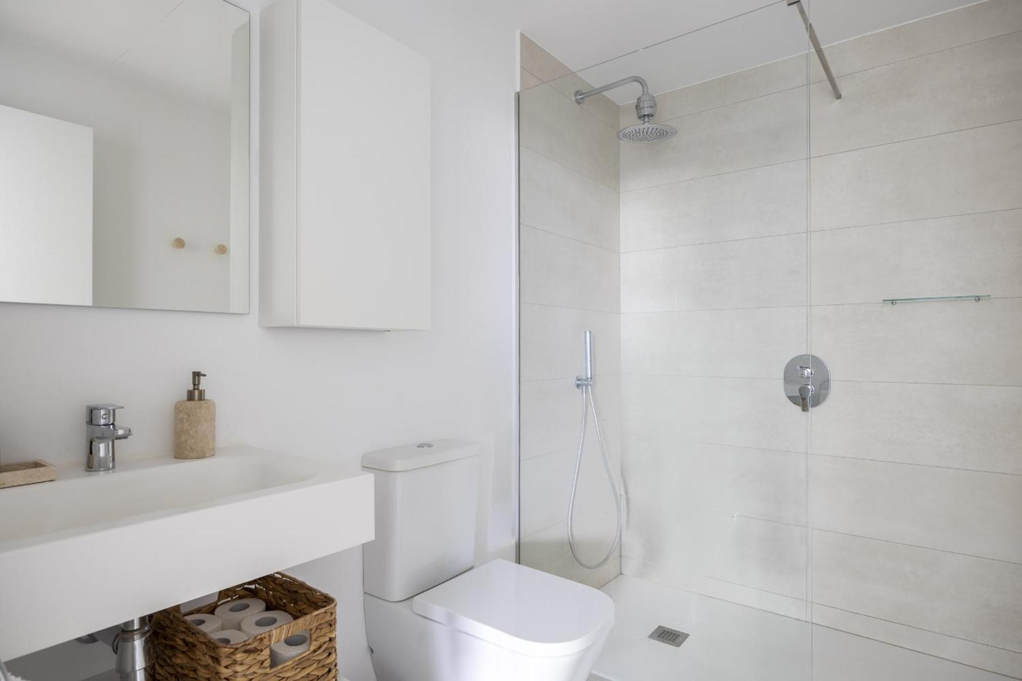 Stylish Luxury With Terrace In Higueron Apartment