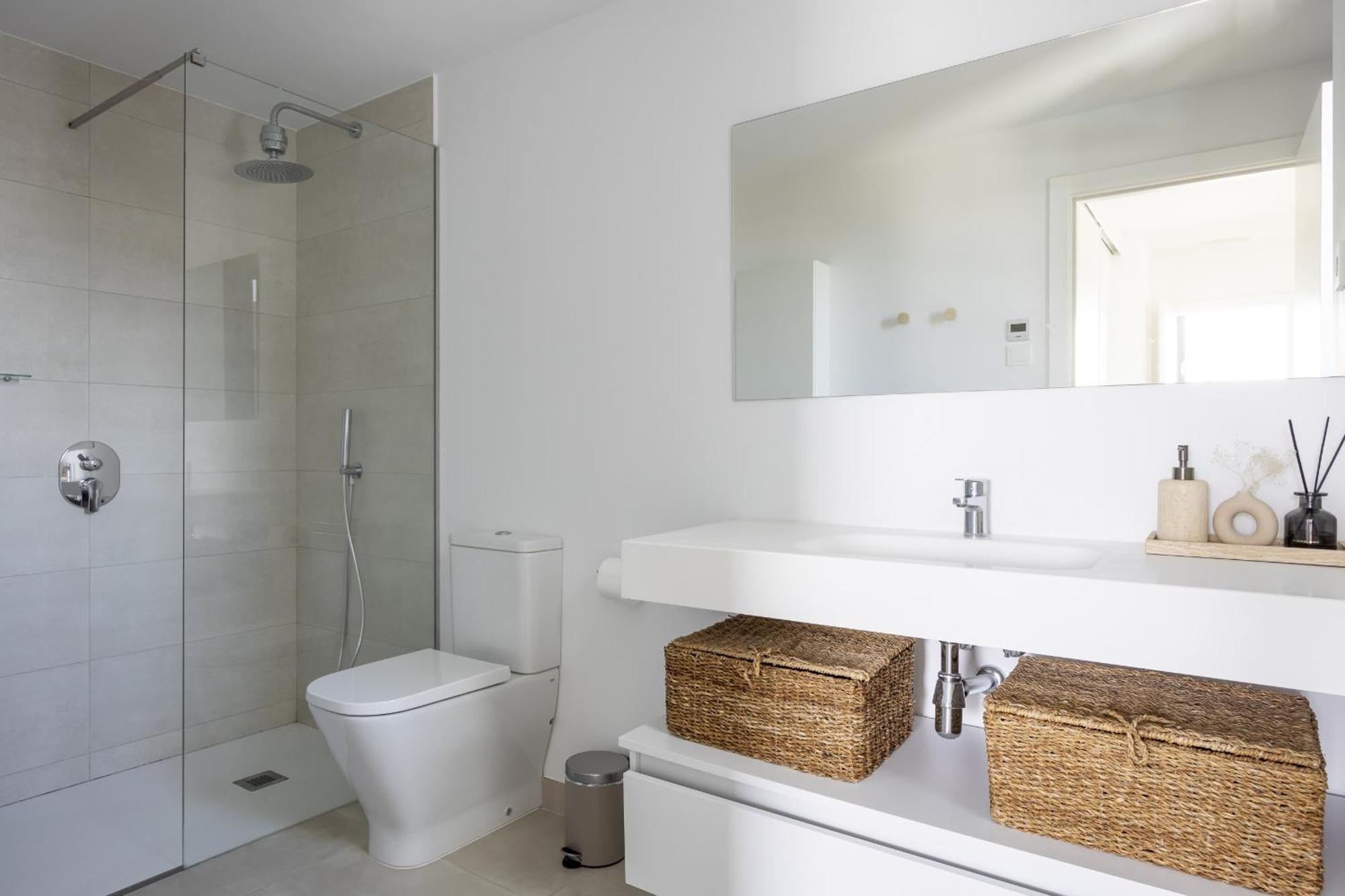 Stylish Luxury With Terrace In Higueron