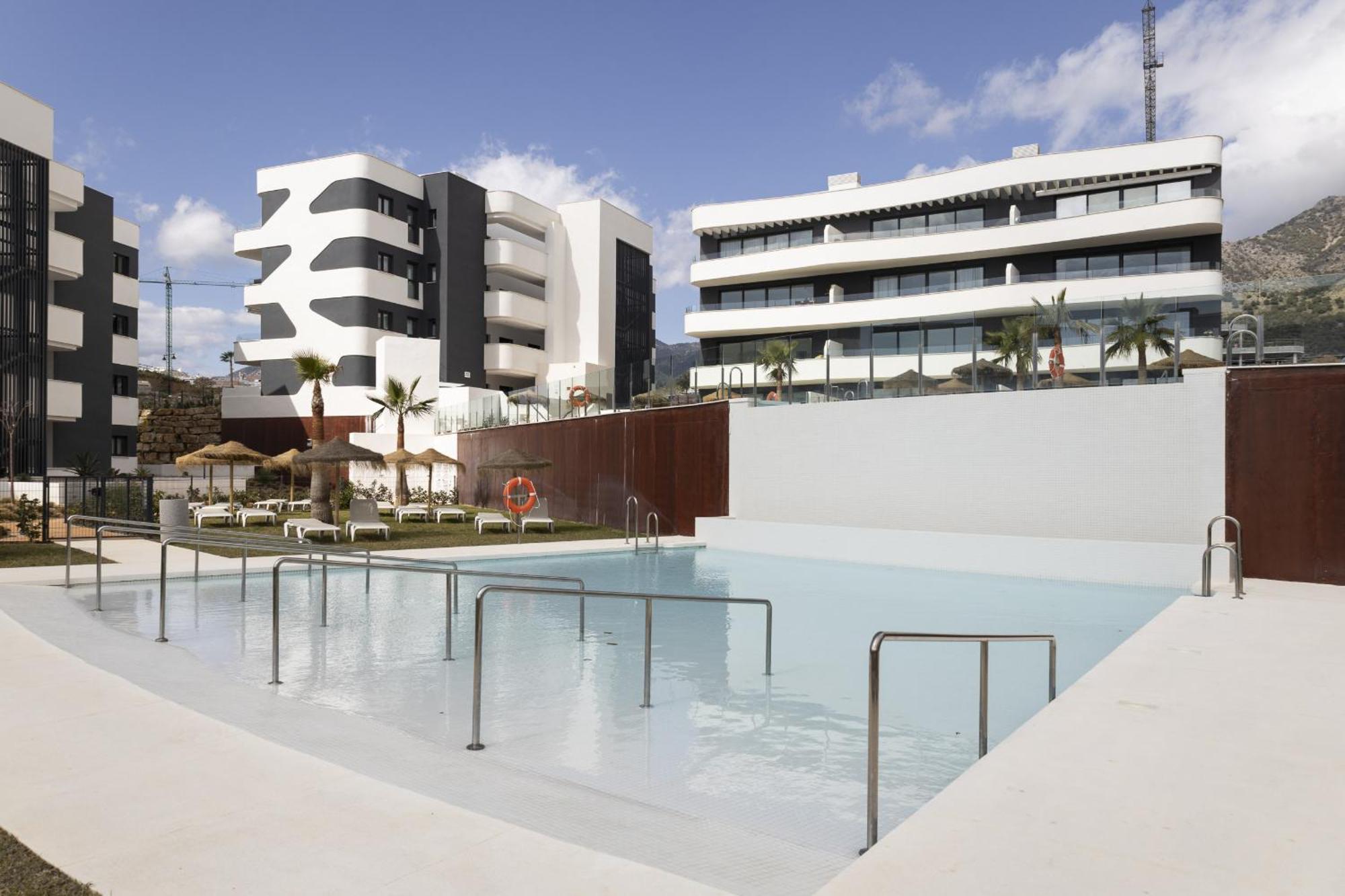 Stylish Luxury With Terrace In Higueron Fuengirola