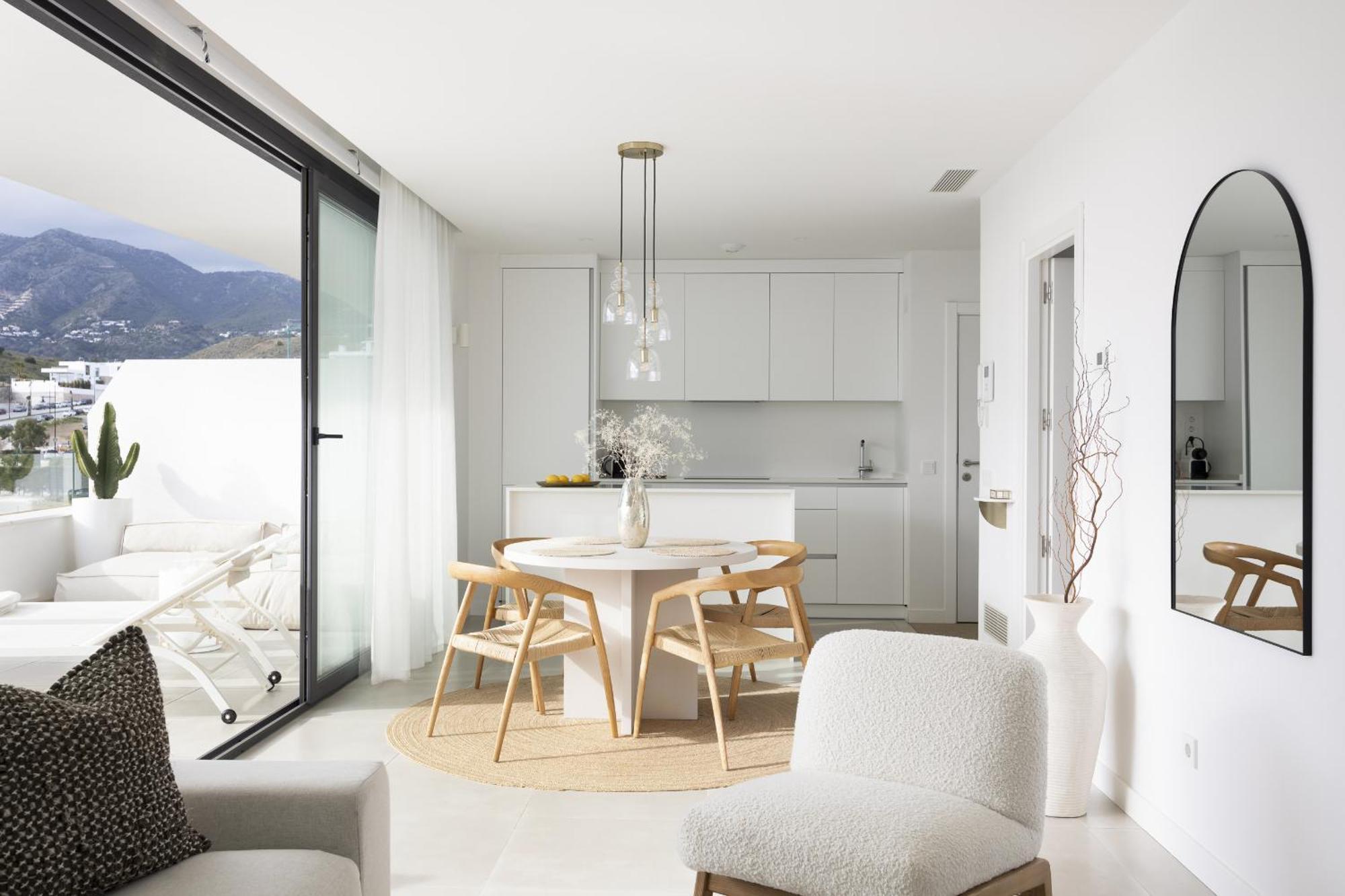 Stylish Luxury With Terrace In Higueron Fuengirola
