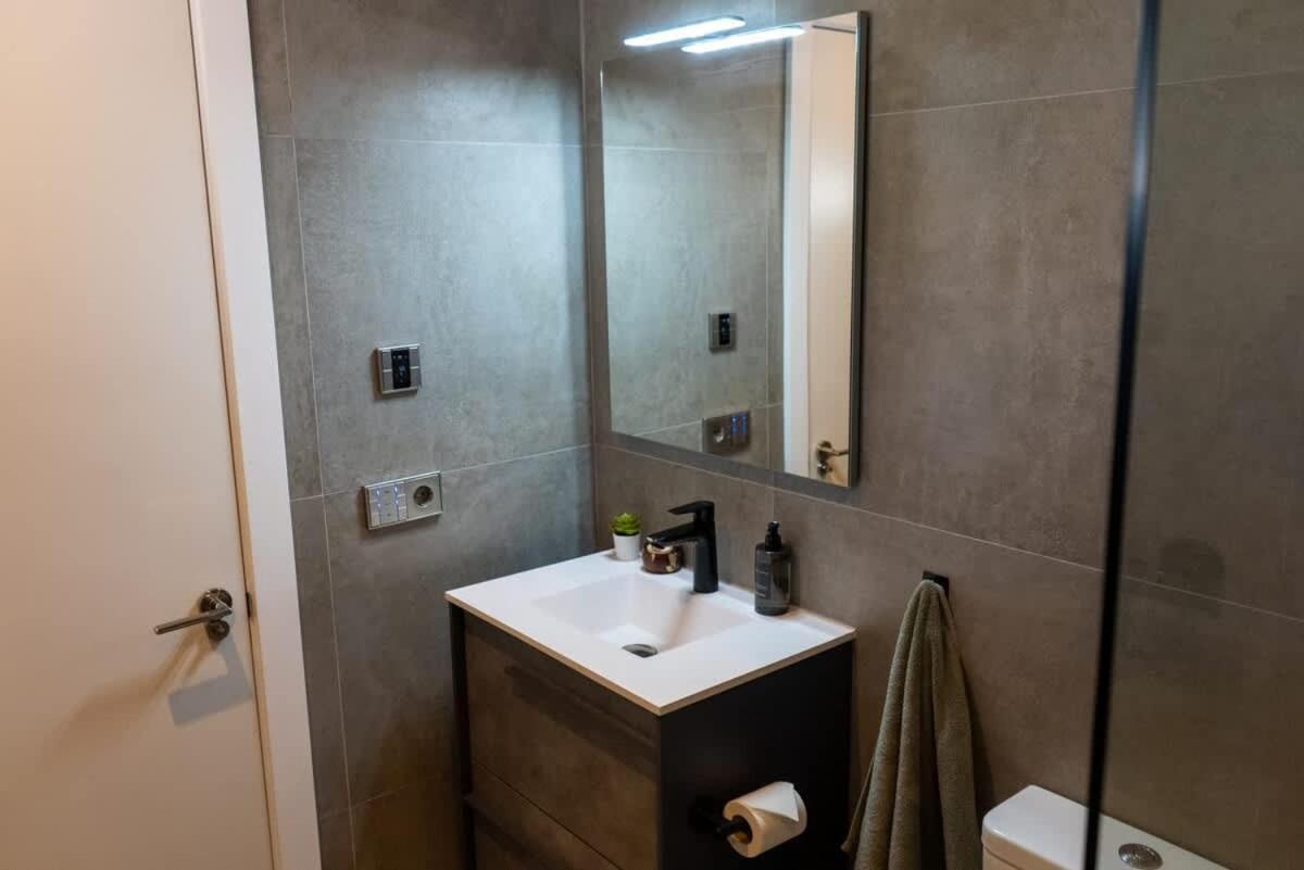 Palm - Incredible With 5 Rooms, Amazing Sea View And Private Pool Villa Fuengirola