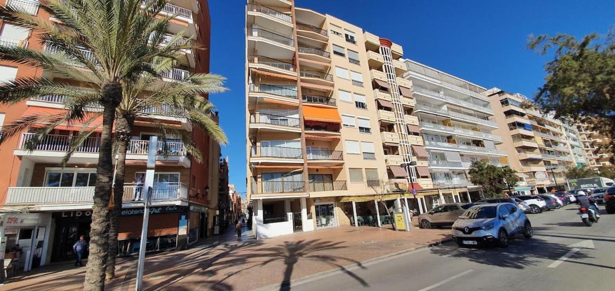 & Quite 2bdr Beachfront Apartment *