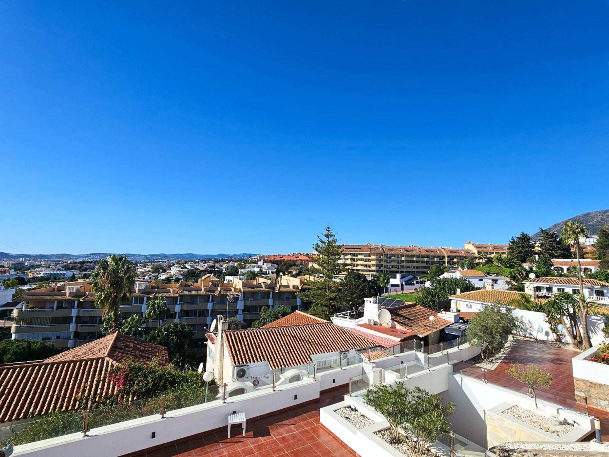 Three Bedroom With Private Pool In Torreblanca Villa