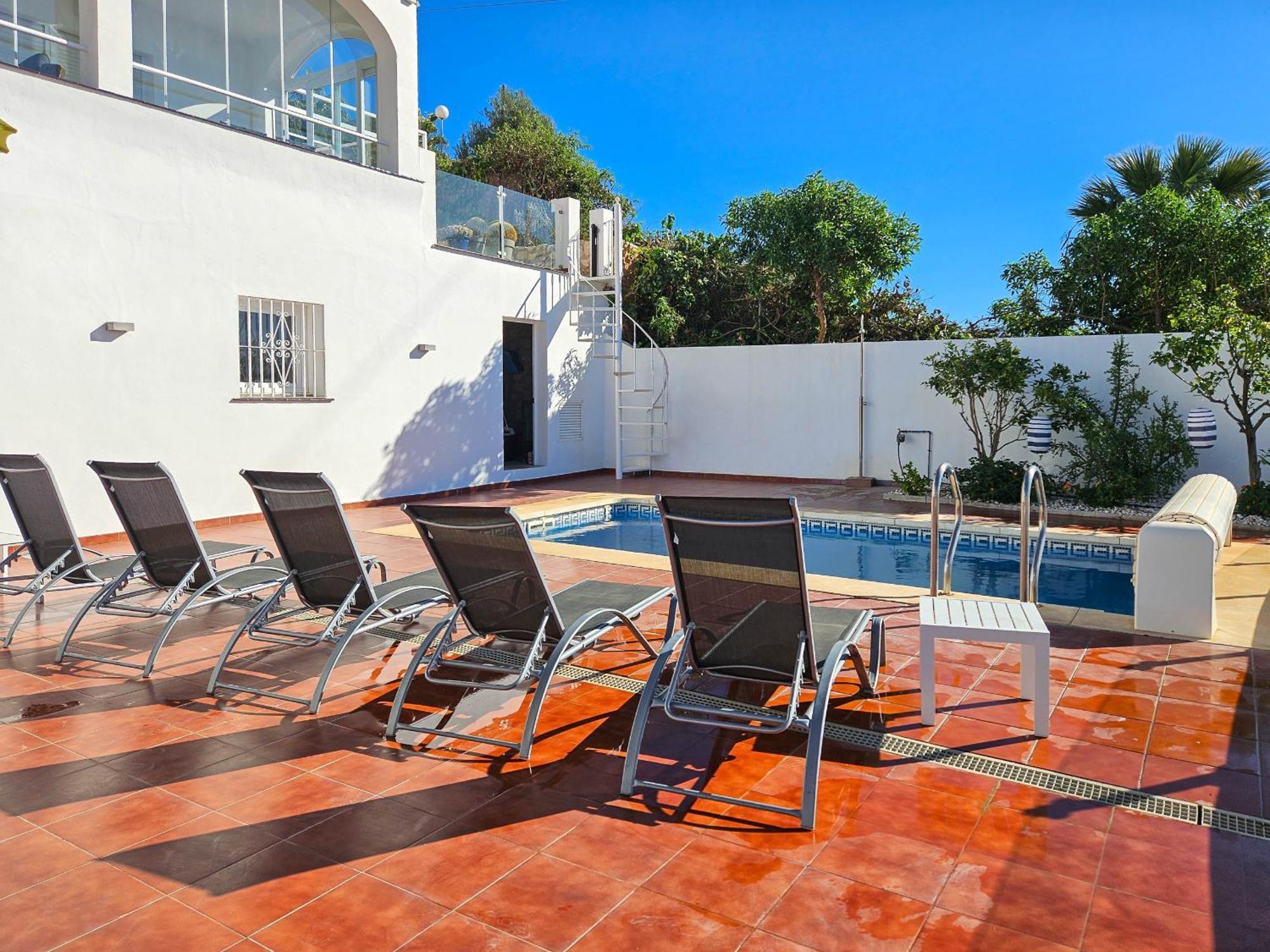 Three Bedroom With Private Pool In Torreblanca Villa